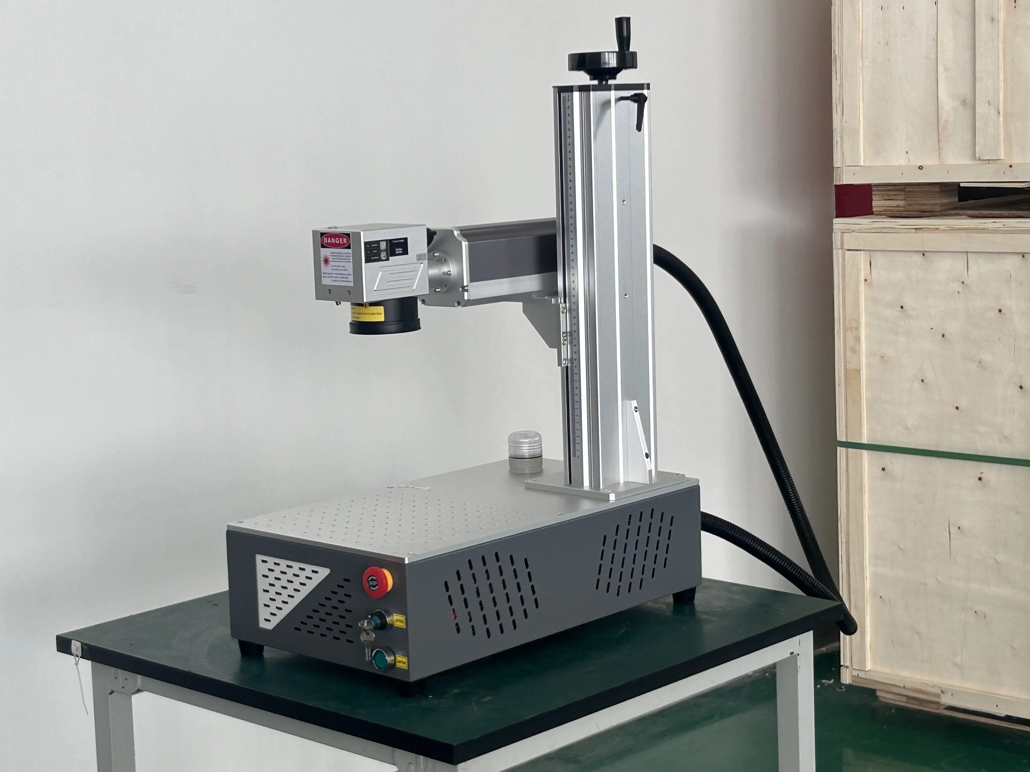 Manufacture Small Business  Fiber Laser Marking Machine Credit Card 20W 30W 50W 60W Laser Engraving Machine