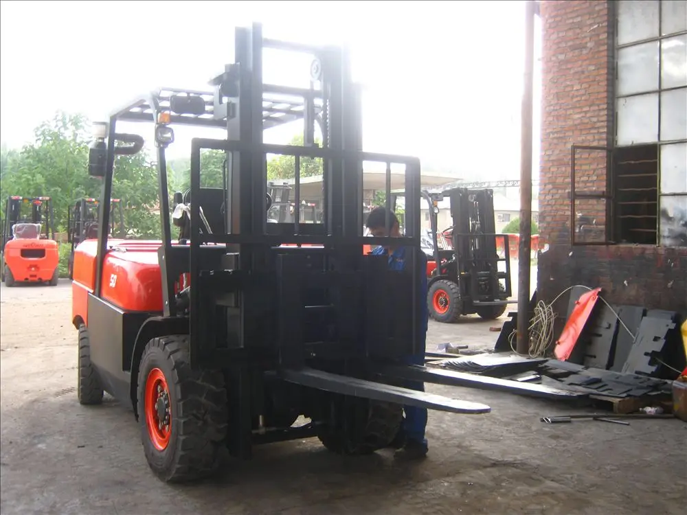 5 Ton Heavy Duty diesel forklift CPC50 with load center 600mm