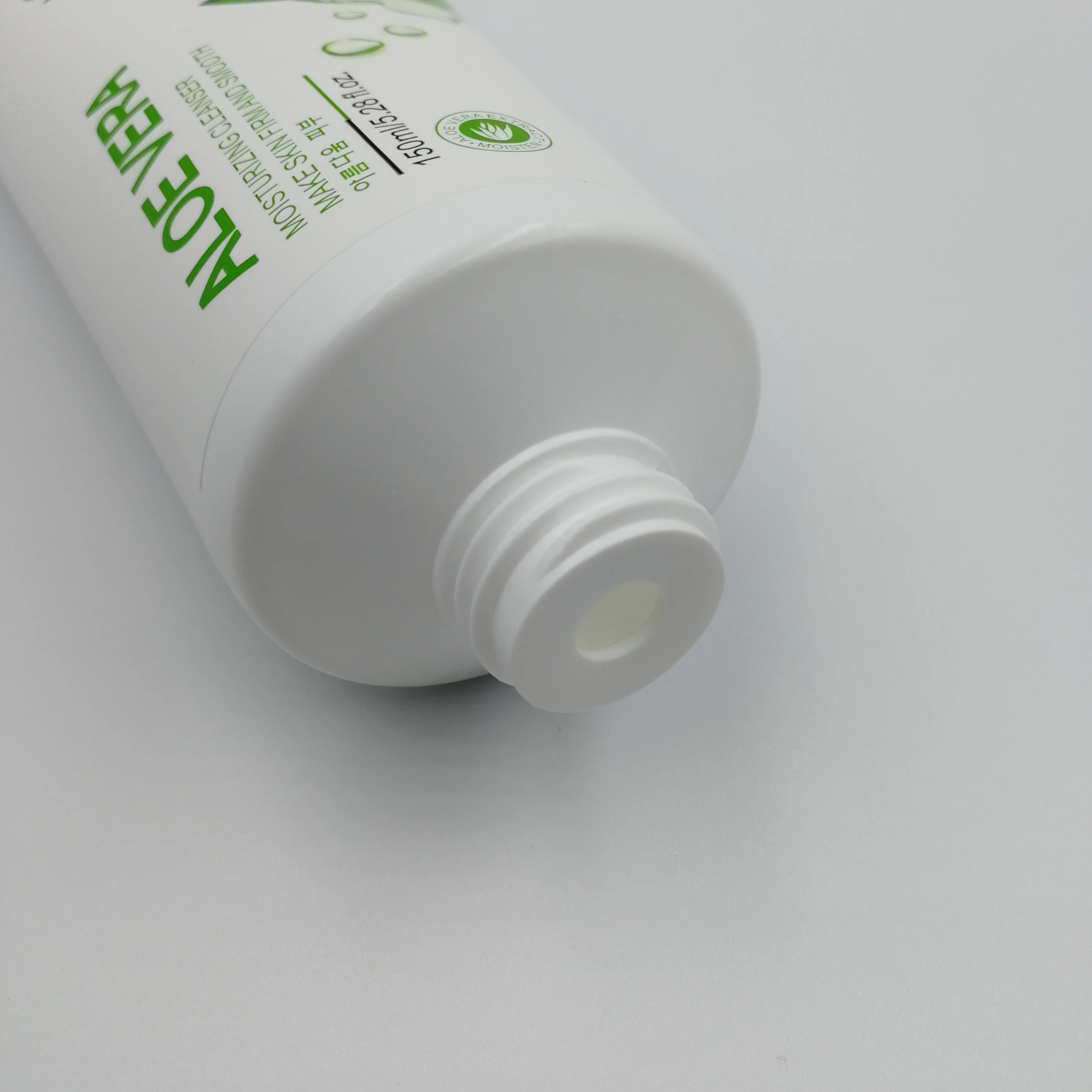 
40g-150g high quality cosmetic packaging soft tube PE squeeze tube wooden screw cap for skin care facial cleanser 