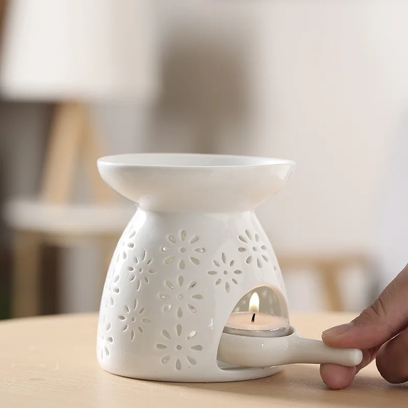 Simple white color ceramic wax melt burner with tealight candles and holder