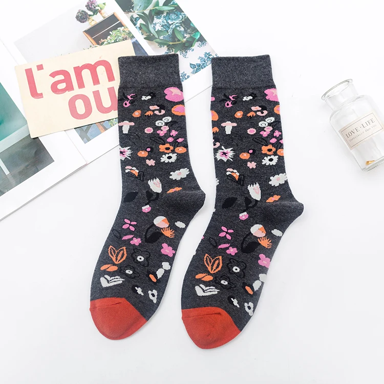 Customized European and American street new color socks