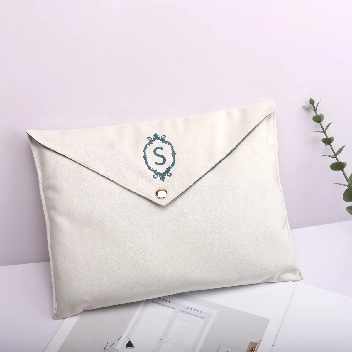 Hot Sale Luxury Velvet Notebook Wallet Packing Envelope Pouch Custom Logo Printed Reusable Gift Jewelry Flap Dust Velvet Bag