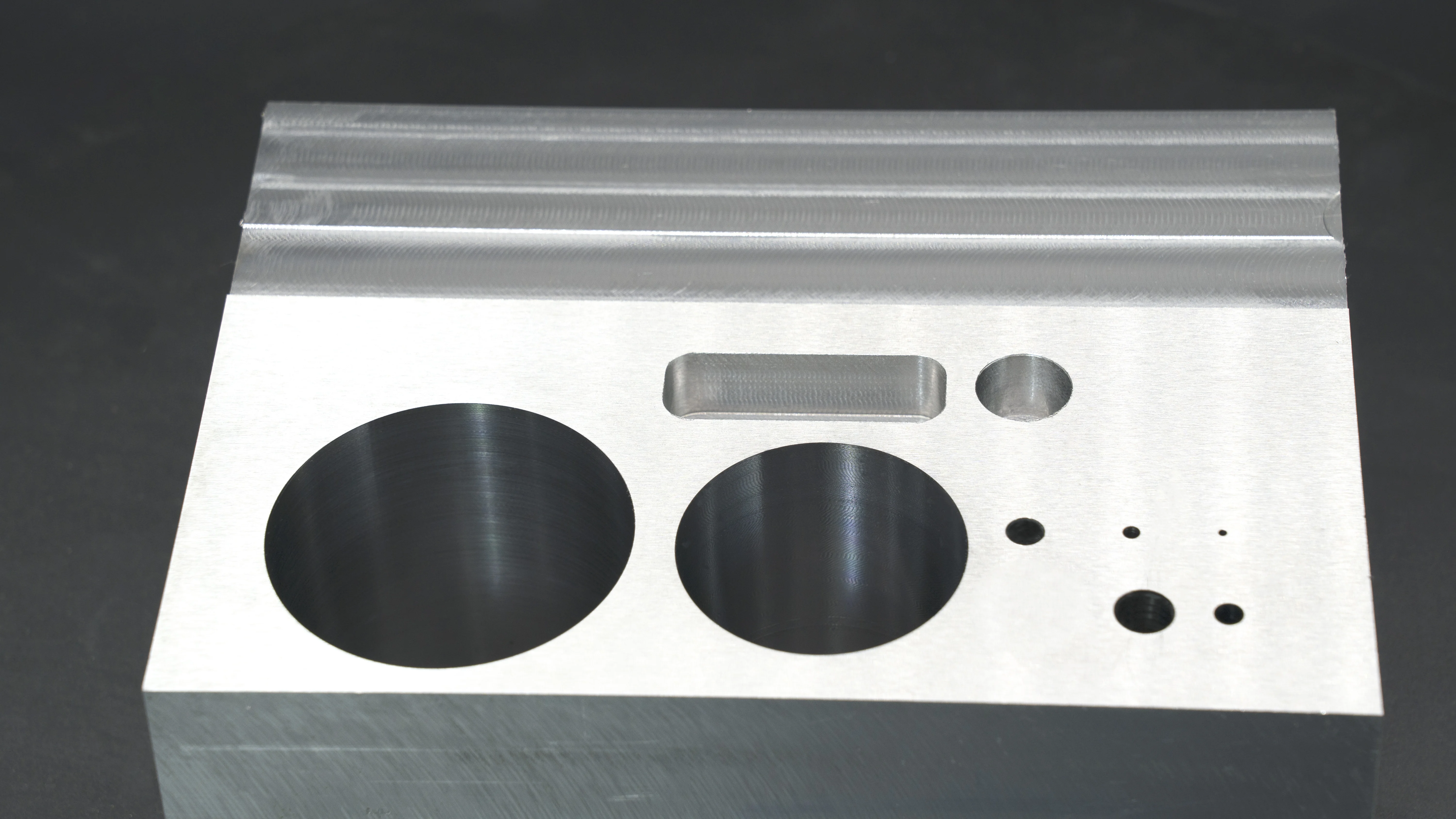 Cnc Special-Purpose Deep Hole Drilling Machine With Properties Of High Efficiency, High Accuracy And High Automation