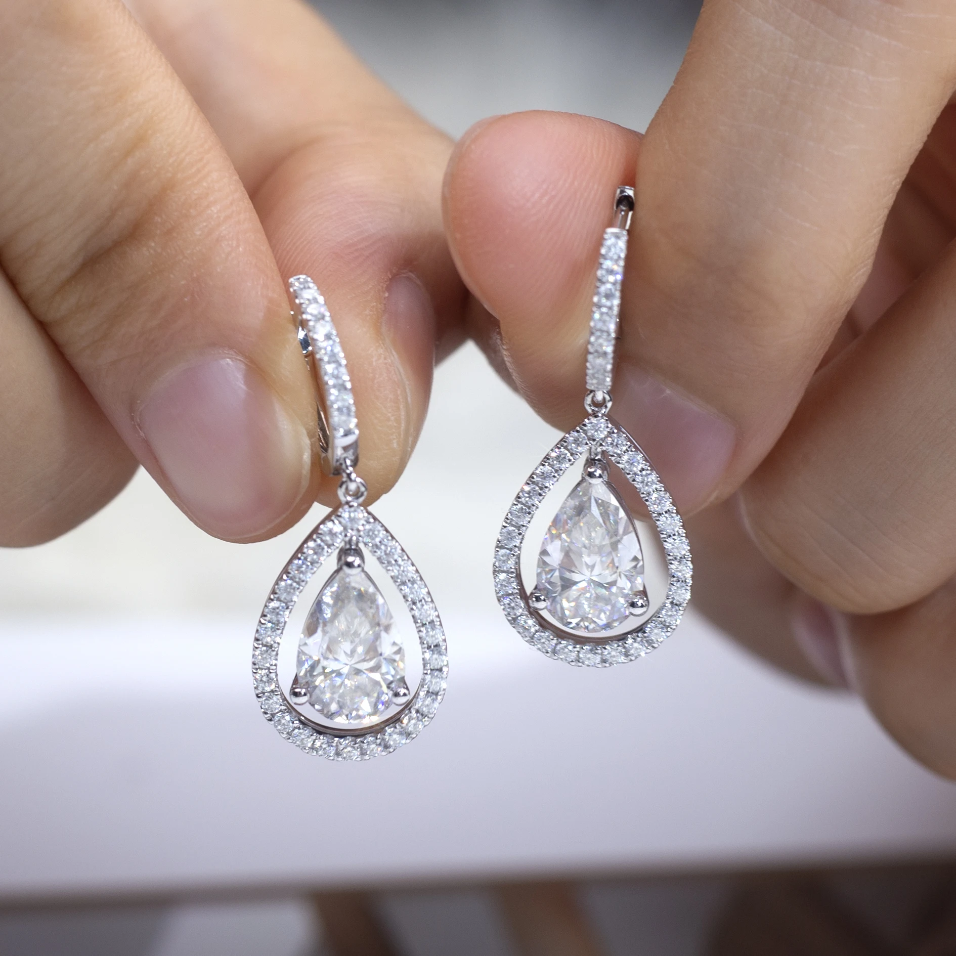 Mishang Jewelry 18K White Gold Pear Brilliant Cut D VVS1 Lab Grown Diamond Drop Earrings Lab Grown Diamond Hoop Earrings