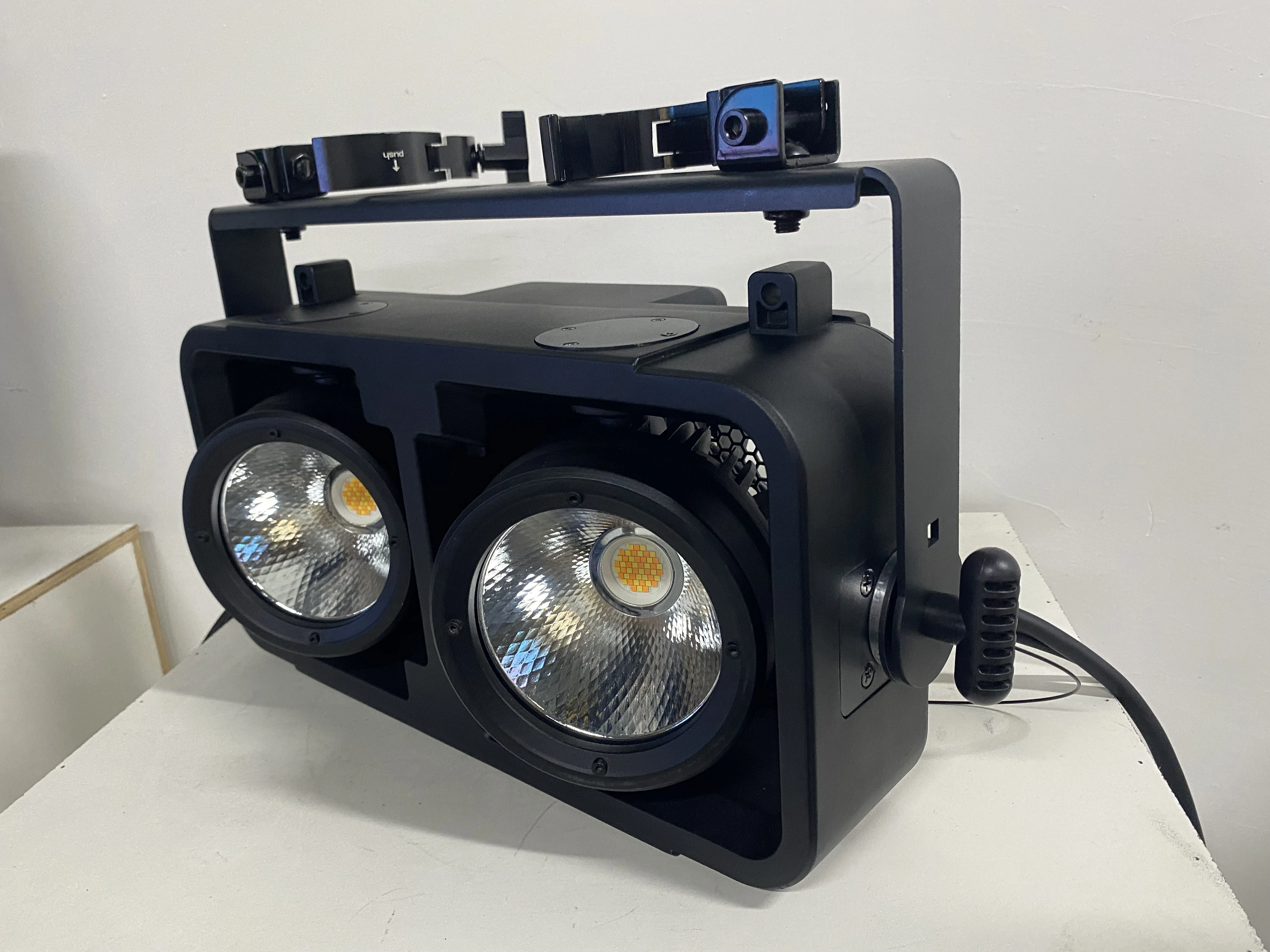 400W Storm 2 Eyes COB  IP65 Waterproof  Moving Head LED Blinder Light