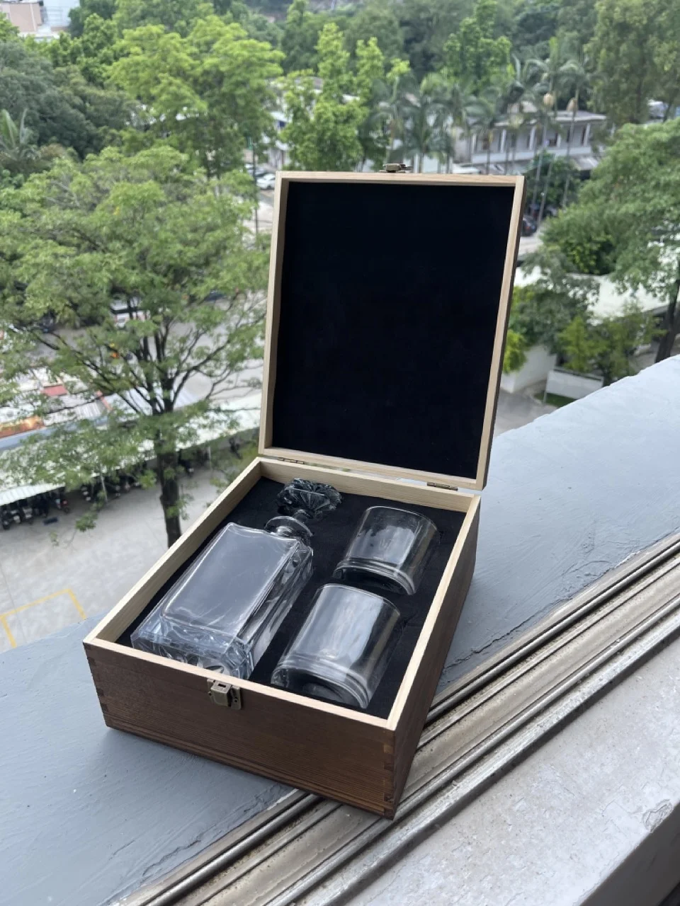 Personalized Square Whiskey Glass Set Whiskey Decanter Bottle Wood Box for Him Men Groomsman Gift