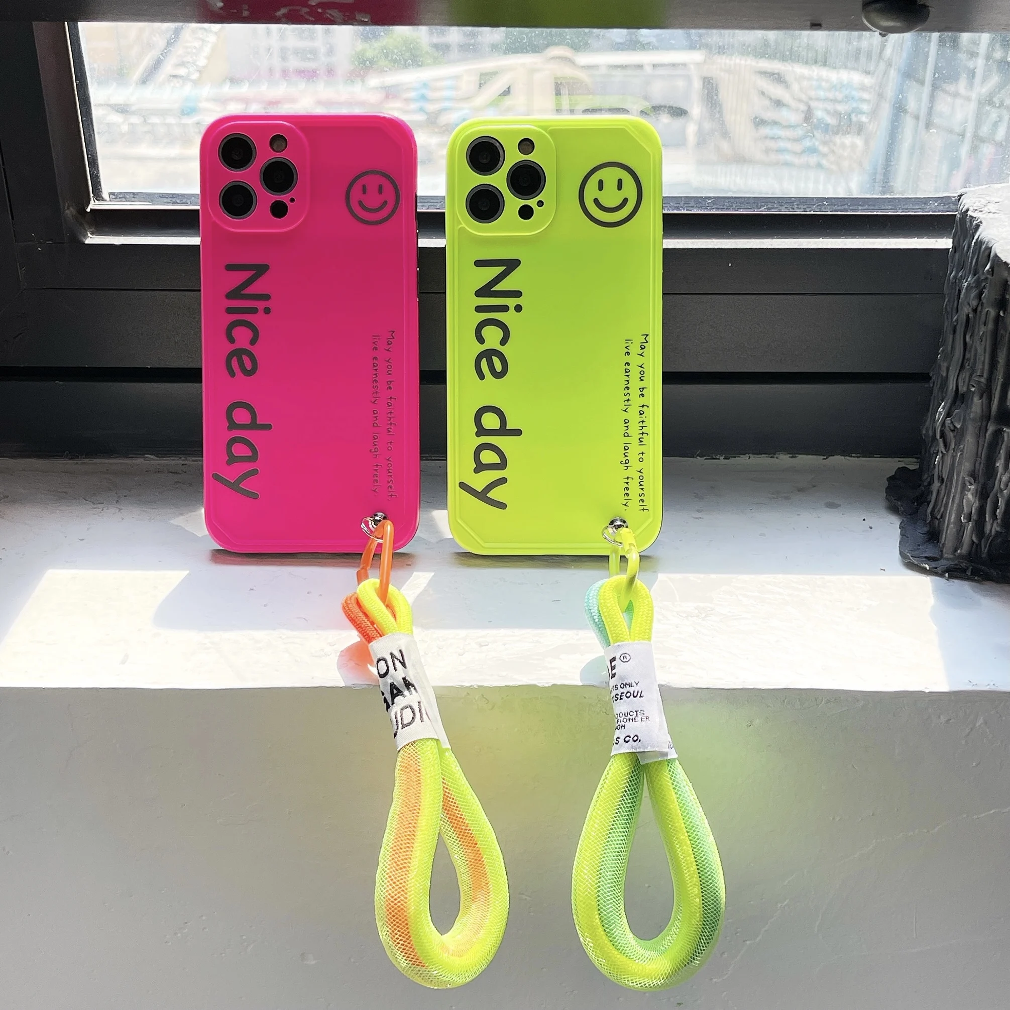 INS Smiley Fluorescence Lanyard Hand Strap Lanyard Phone Case For iPhone 11 12 13 Pro Max XS X 8 7 Plus SE 20 Soft Silicon Cover