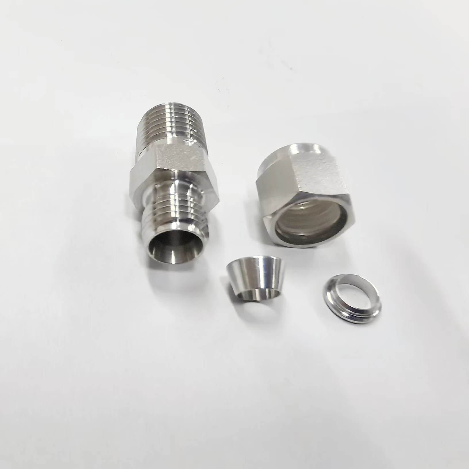 WM OEM Stainless Steel 304 Ferrule Compression Fitting Adapter connect 1/2 inch OD tube x 1/2 NPT Male thread Coupler