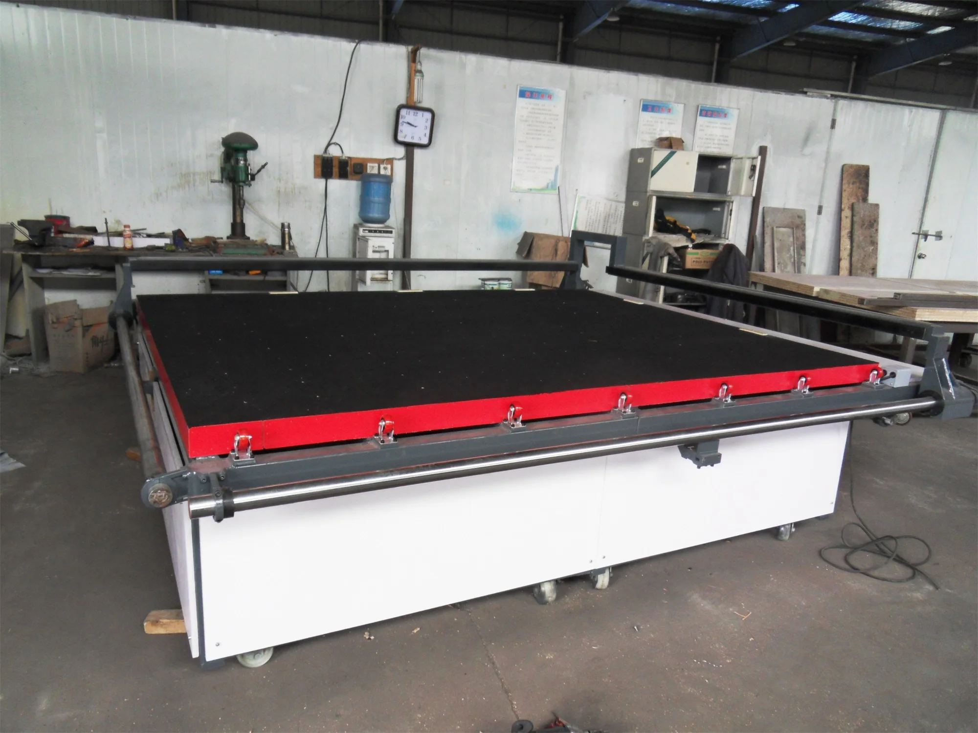 The Latest Small Manual Dual-Bridge Glass Cutting Machine Cutting Table in Glass Cutting Technology