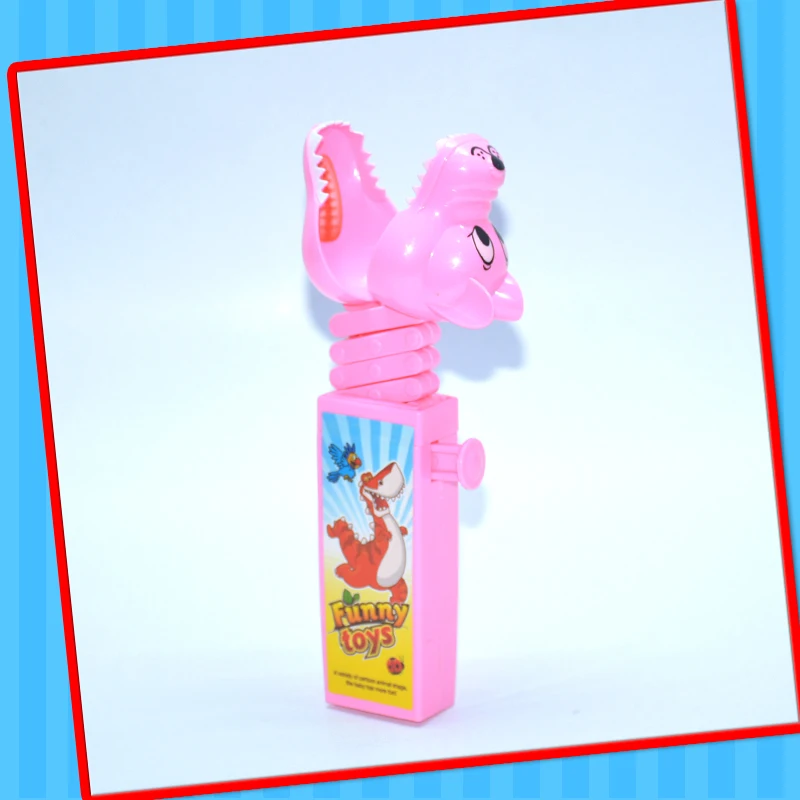 2020 new cheap toy candy wolf pliers toy animal with candy best selling in retail store