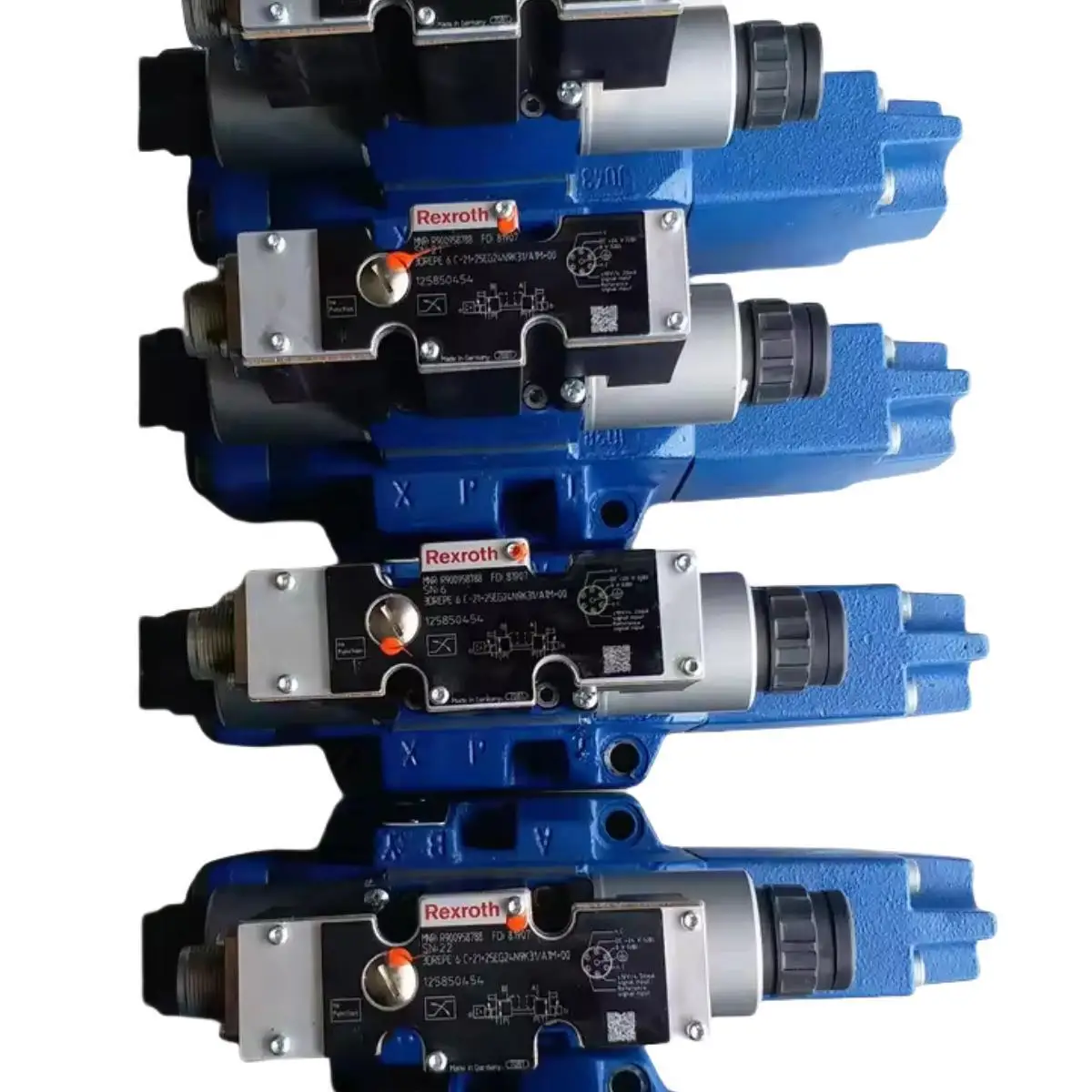 Клапан пропорционального направления Rexroth R900757605 4WRZE16W8-150-7X/6EG24N9EK31/F1D3M