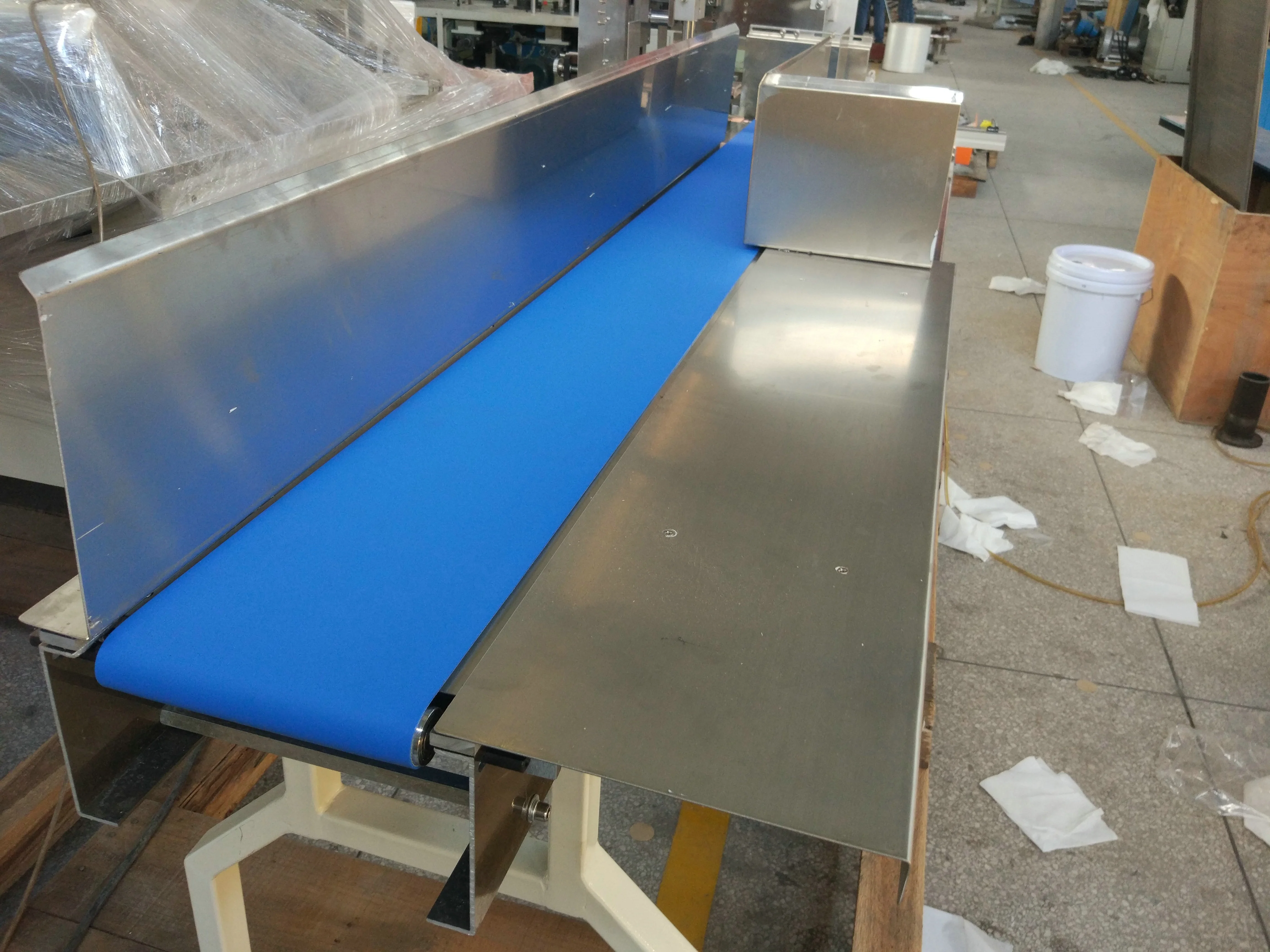 Semi automatic face tissue paper bag sealing packing machine