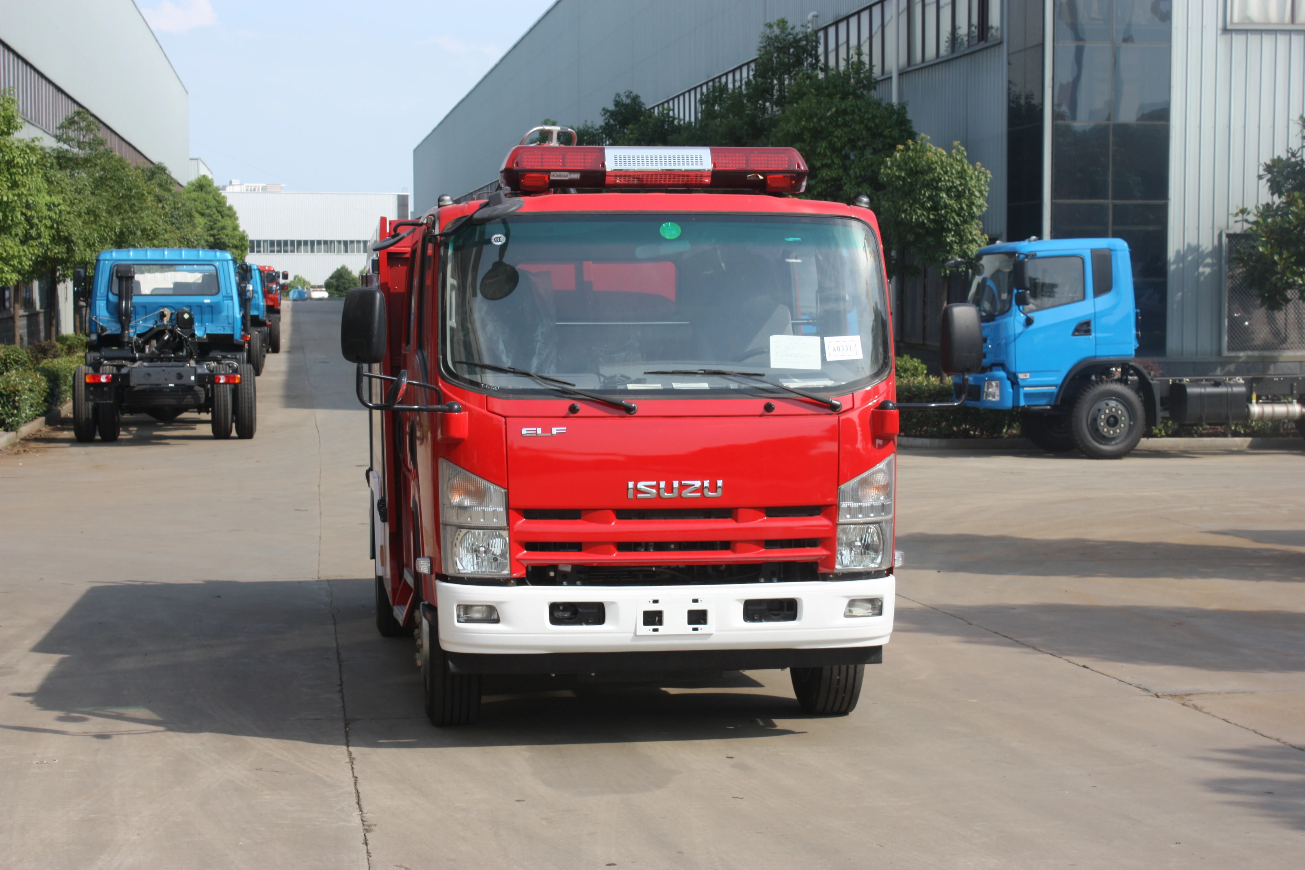 Japan brand new 4x2 water and foam pump truck fire fighting truck and equipment