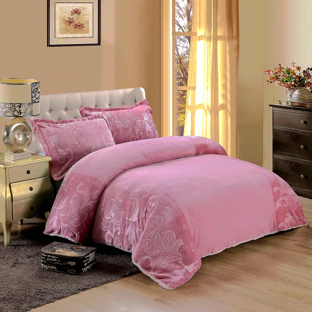 Flannel Fleece Comforter/quilt Set 3pcs 3D Embossed Style and Burgundy Color Wholesales for Winter Bed Room Adults and Kids