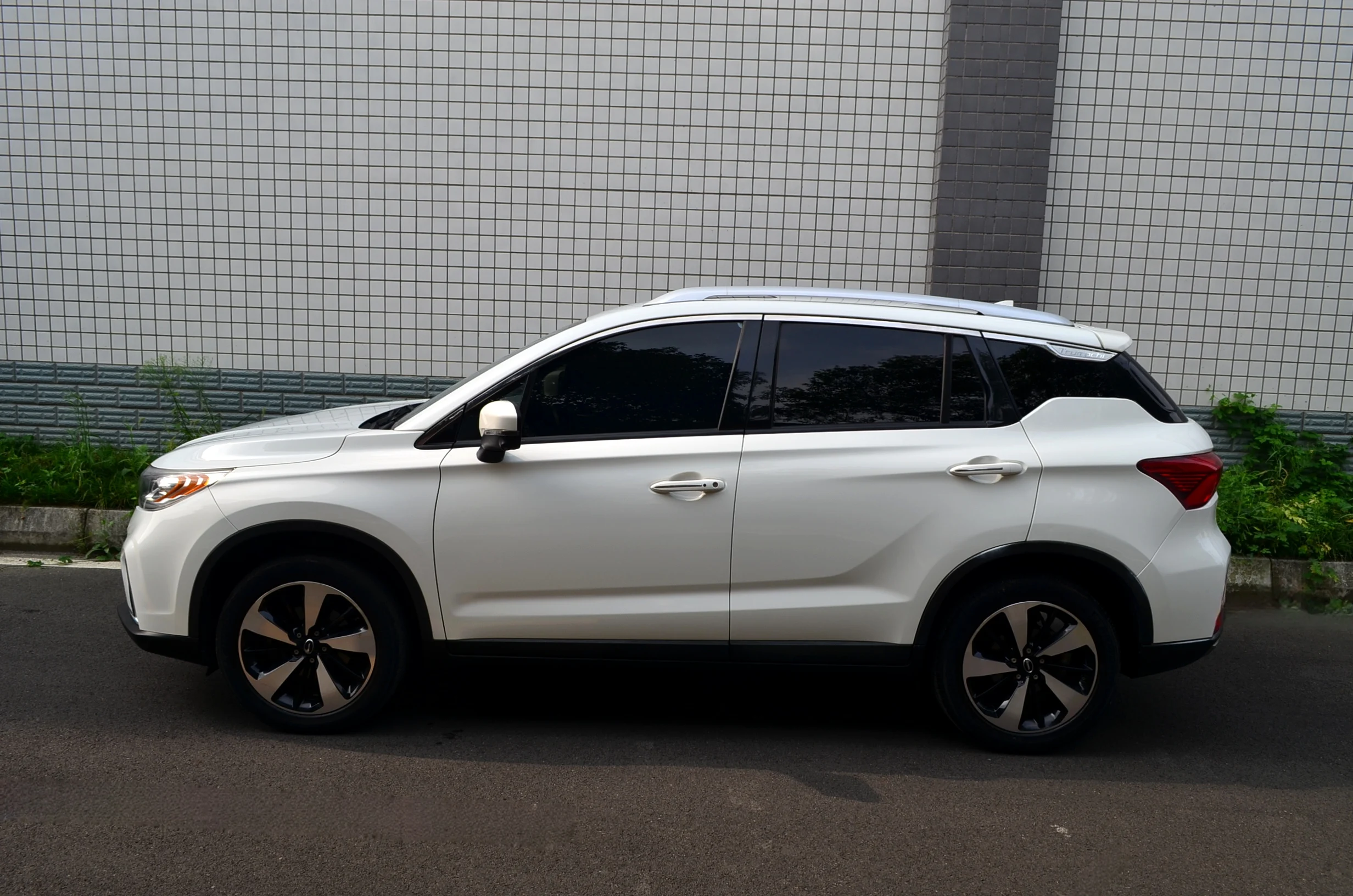Б/у Dec-2018 Trumpchi GS4 62137 миль бензиновый турбонаддув 1 5 л. С. Мощностью 152 л.с. 236 нм 6-ступенчатая PART-4WD 215/55 R18 шины 2018 235 т