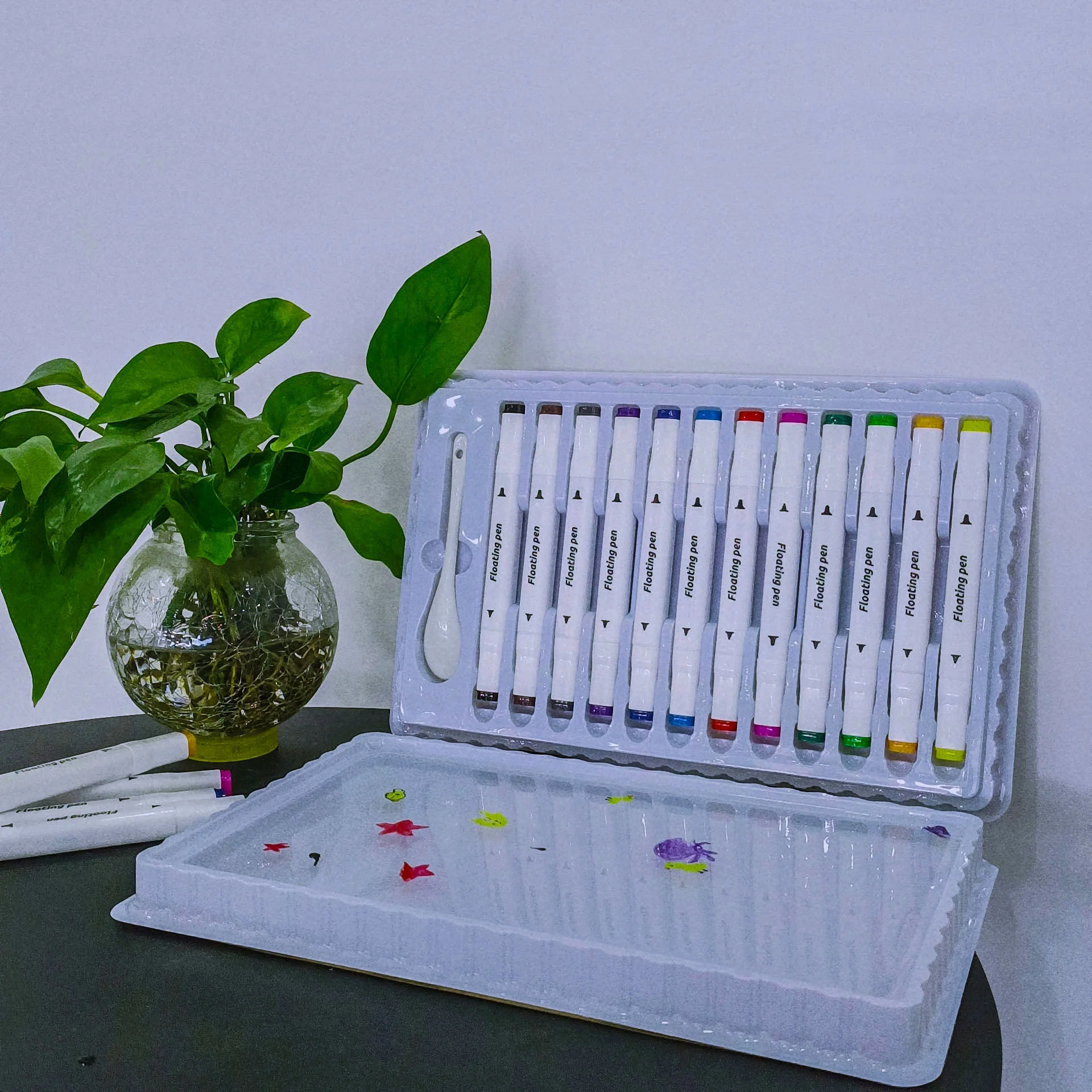 Multiple Hot Sale Custom 12PCS Double painting Marker Pen Magic Doodle Water Floating Painting Marker Pens Set