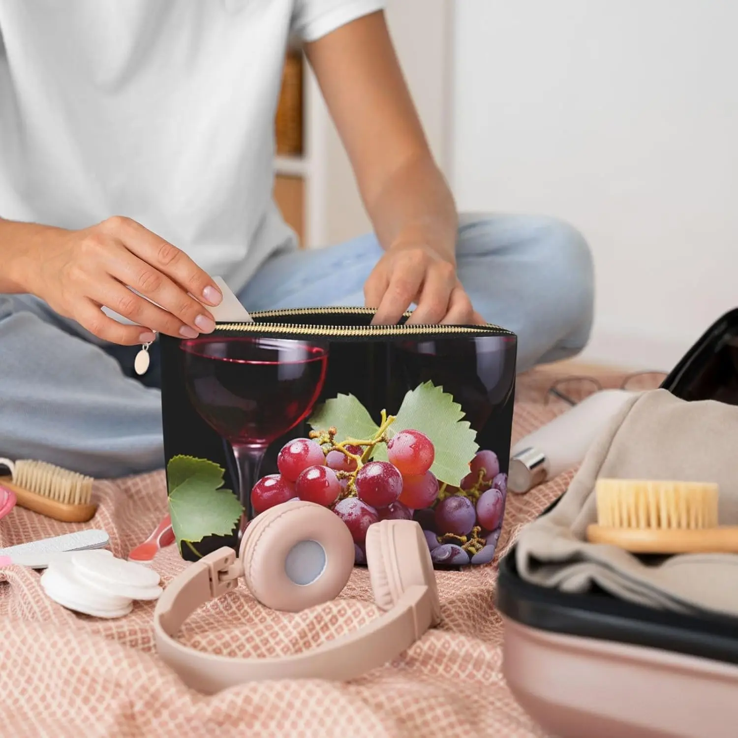 Женская косметичка с молнией