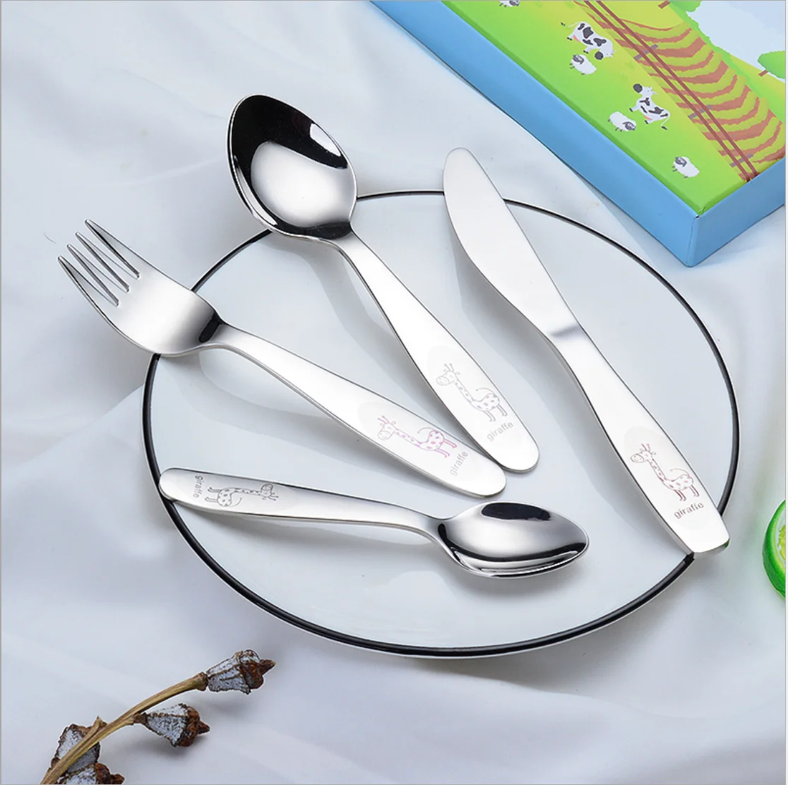 
Nice elegant children 304 Stainless steel cutlery hotel cutlery set/flatware set Spoon Fork Knife from China 