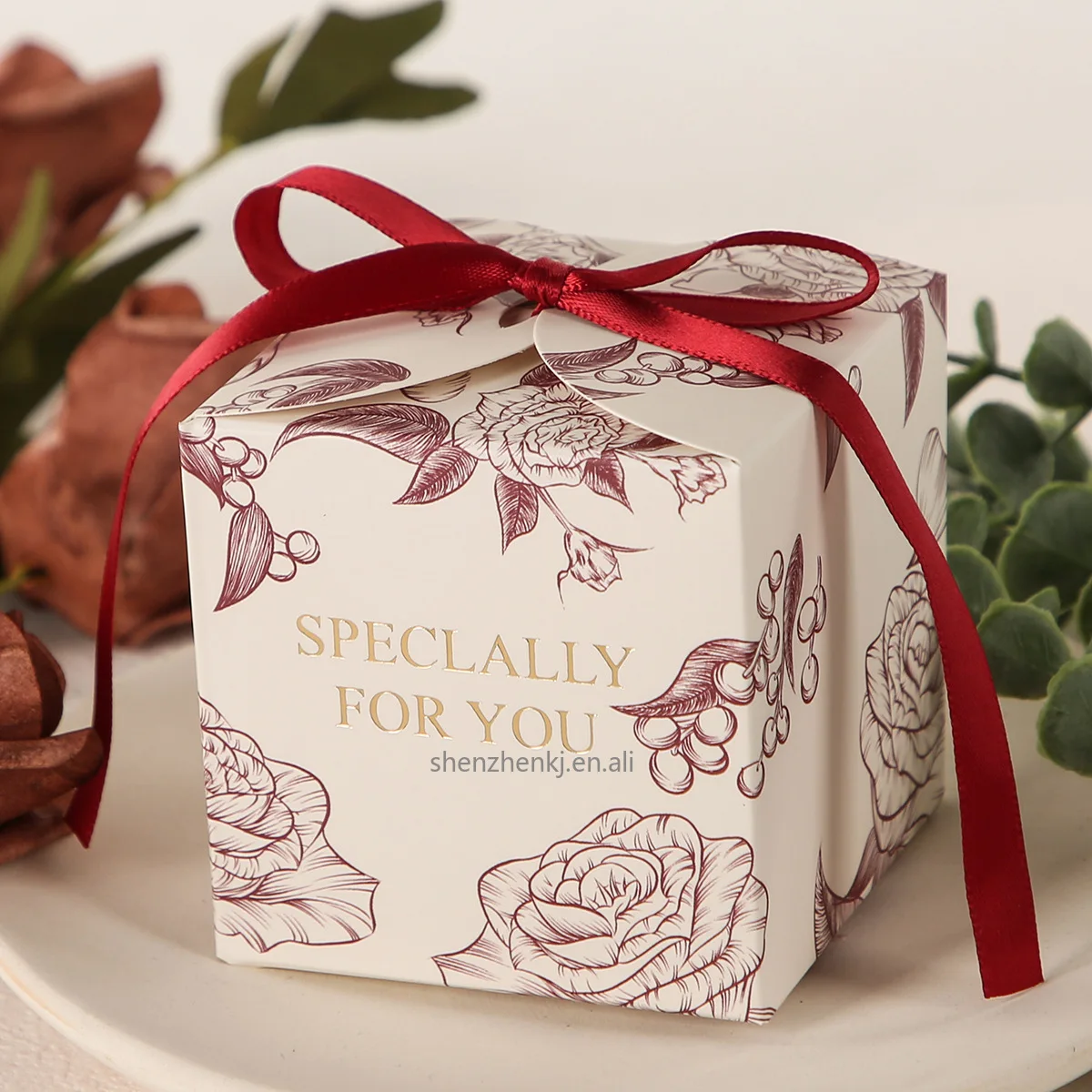 New Square Sweet Gift Boxes Wedding Favors Candy Box Gift Bag Christmas Birthday Party Decoration Gift Packaging Box for Guests