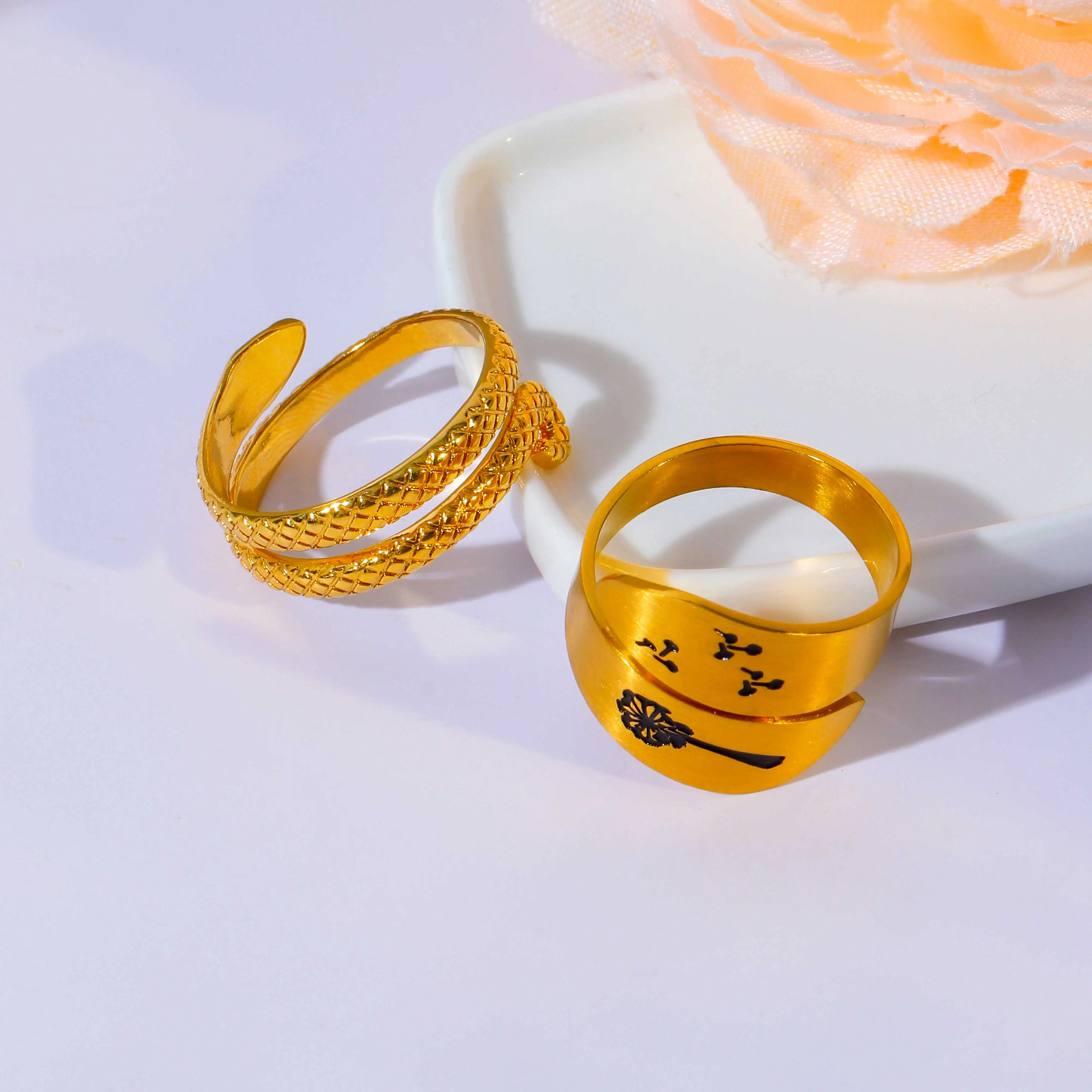 Simple stainless steel snake ring drop black glue matte plain ring plated with 18K gold sand finish ring