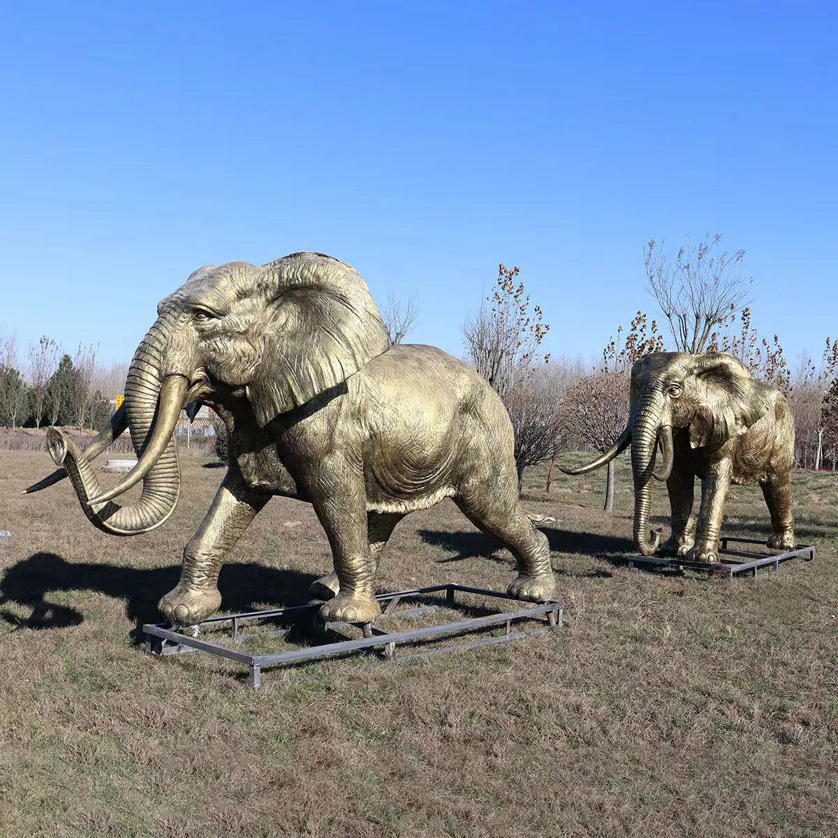 China supplied outdoor animal statue Customized modern Decoration bronze elephant sculpture