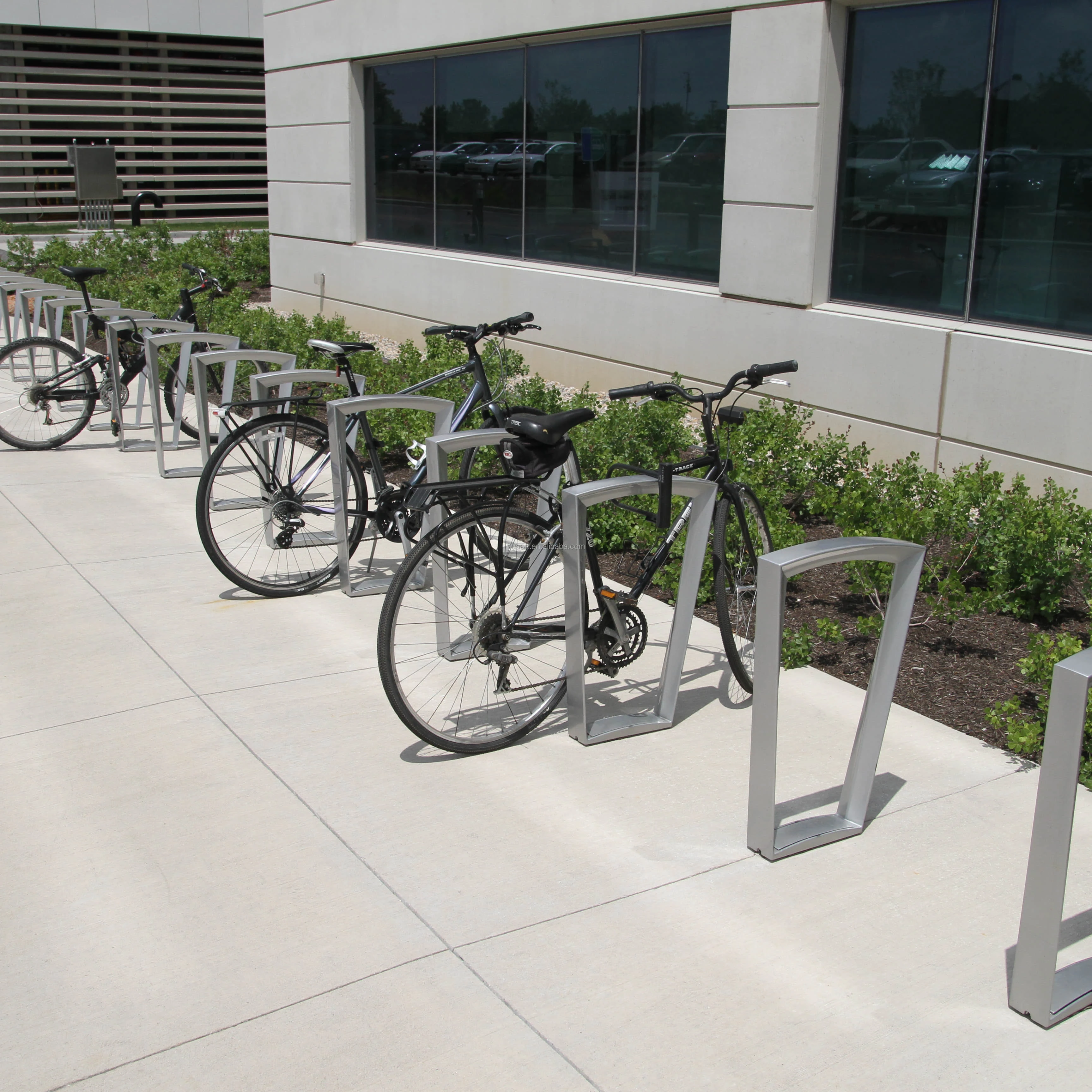 Solid Aluminum Bicycles Stand Storage Wrought Iron Bike Parking Vertical Bike Cycle Rack Bicycle Parking Rack