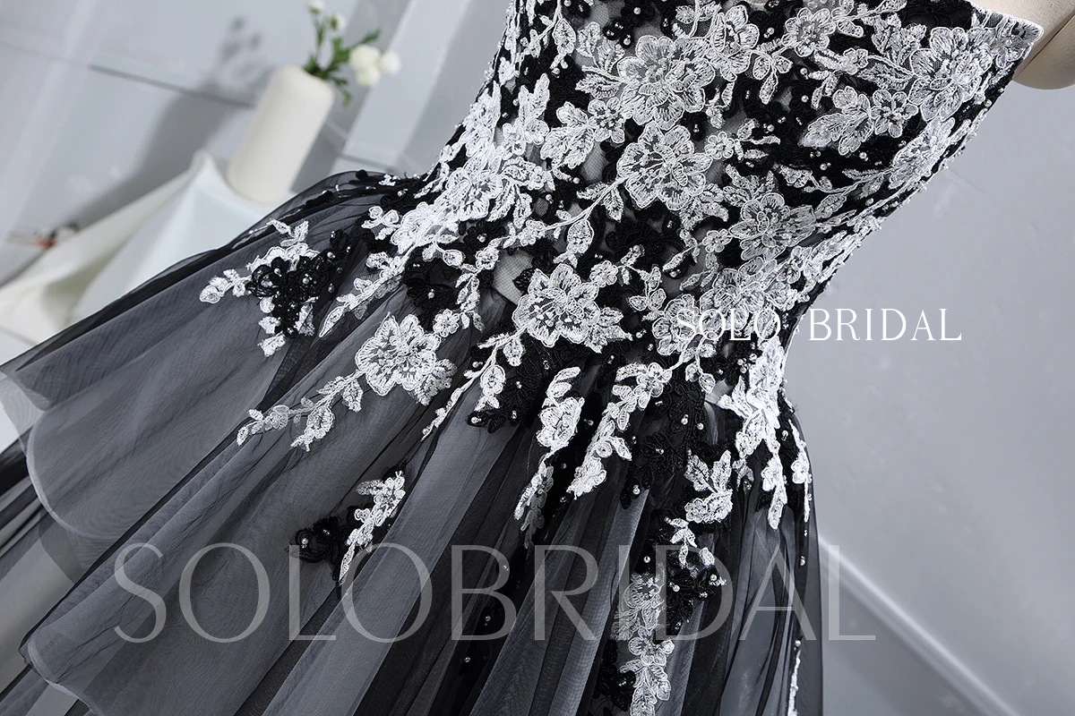 Elegant hot sale new design custom made factory of wedding dresses black and white ball gown ruffle wedding dress for women