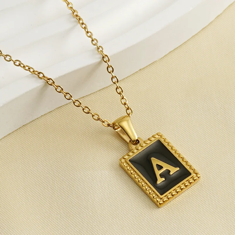 Minimalist Stainless Steel 26 Letter Pendant Necklace A-Z Alphabet Four-leaf Clover Nacre Shell Charm Cute Featuring Emerald