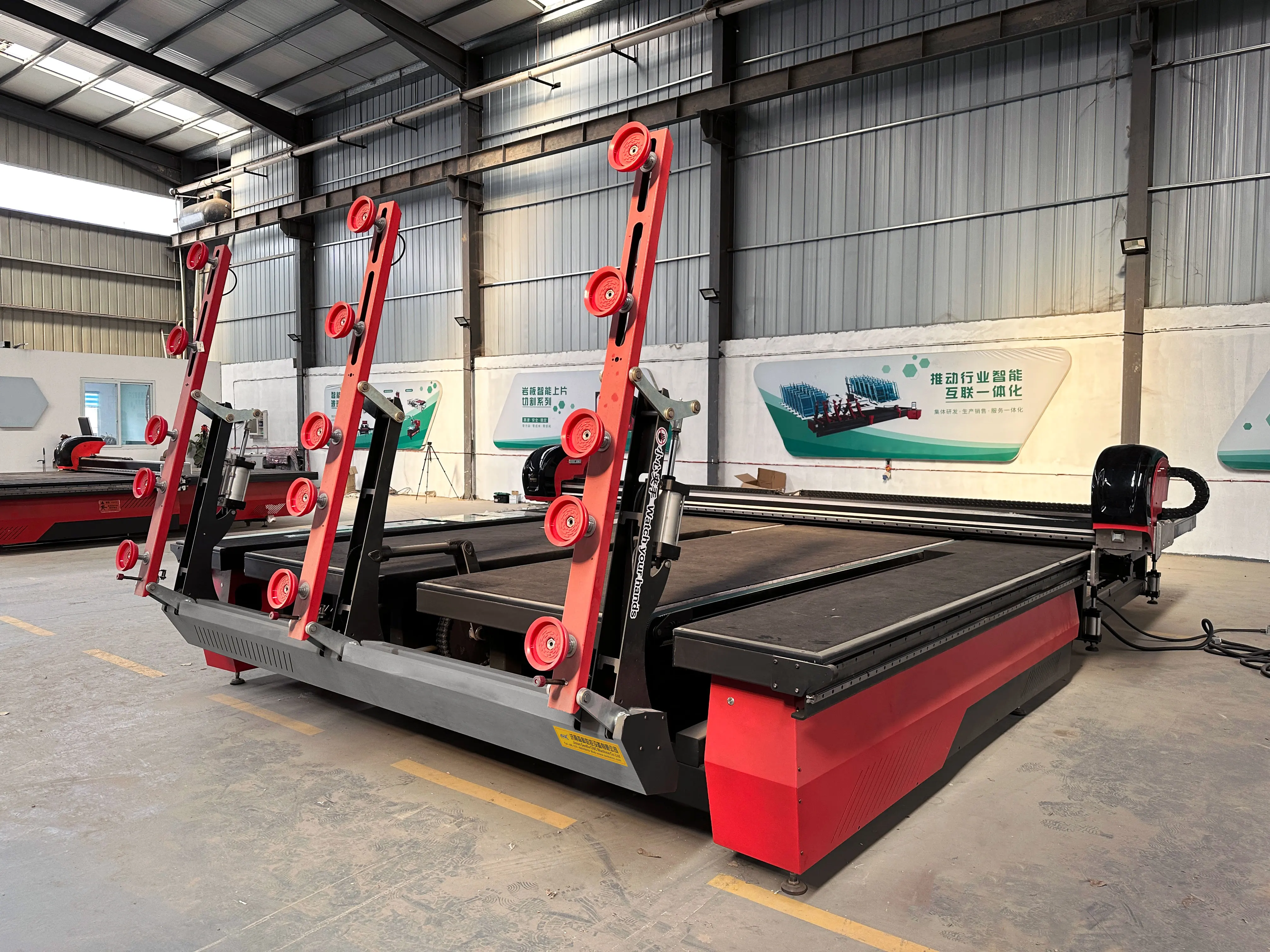 Big size glass cutting machine with automatic loading system