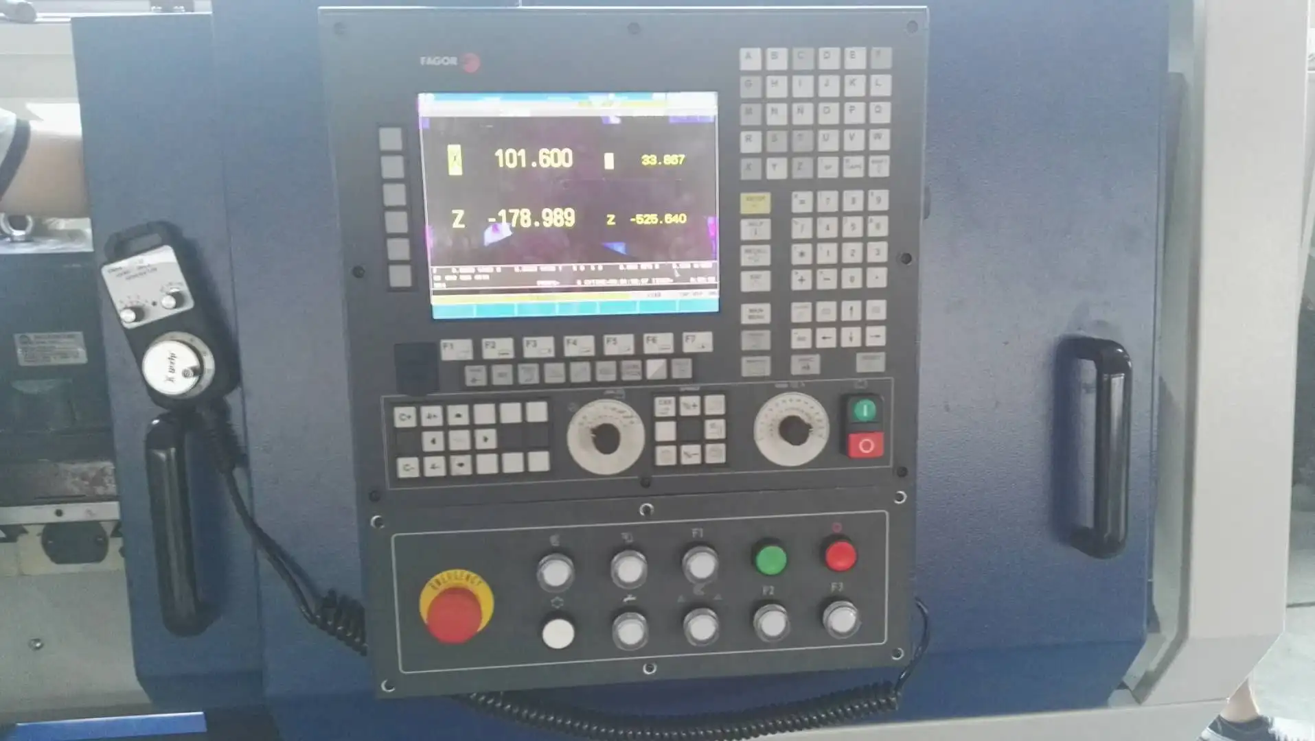  Кровать с уклоном Автоматическая 5 оси металла CNC мини металлический токарный