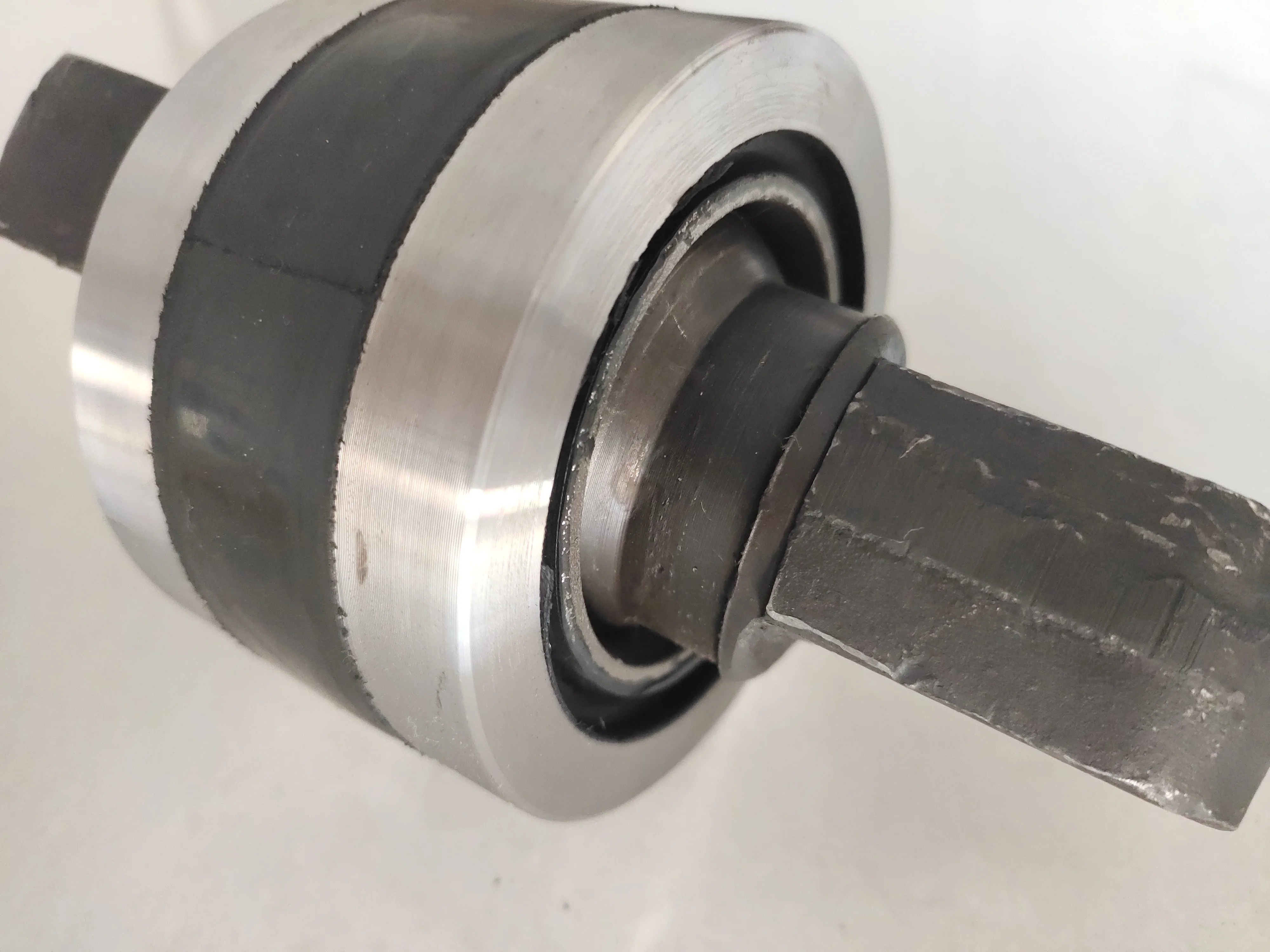 Sinotruk Haowo truck torsion rubber core accessories trailer pull rod sleeve