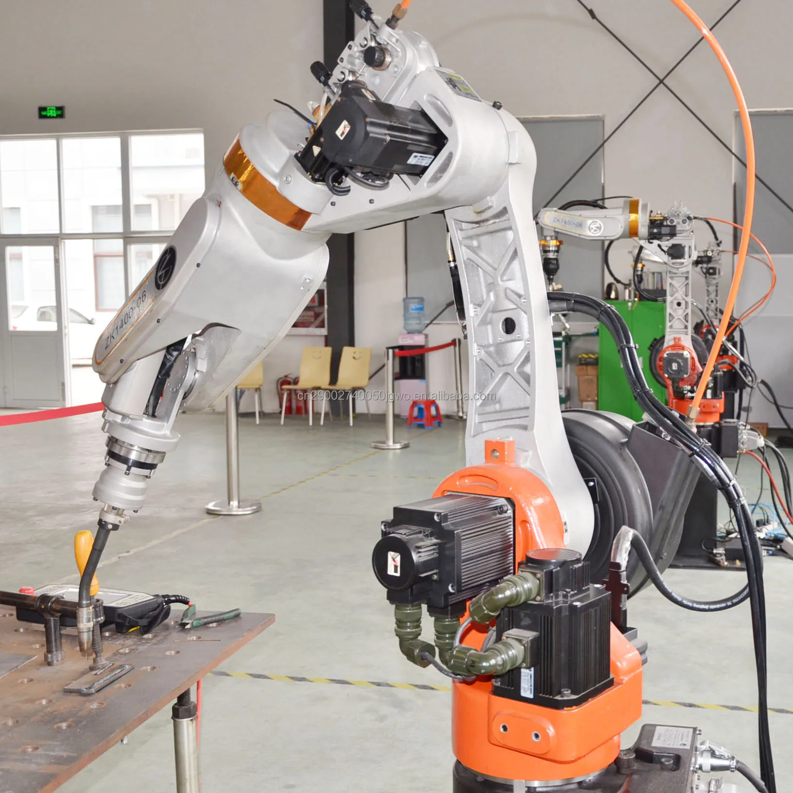 H Beam Welding Robot 1400mm Six-Axis Robotic Arm Fiber Laser Welding Machine For Hardware For Tube Bundle