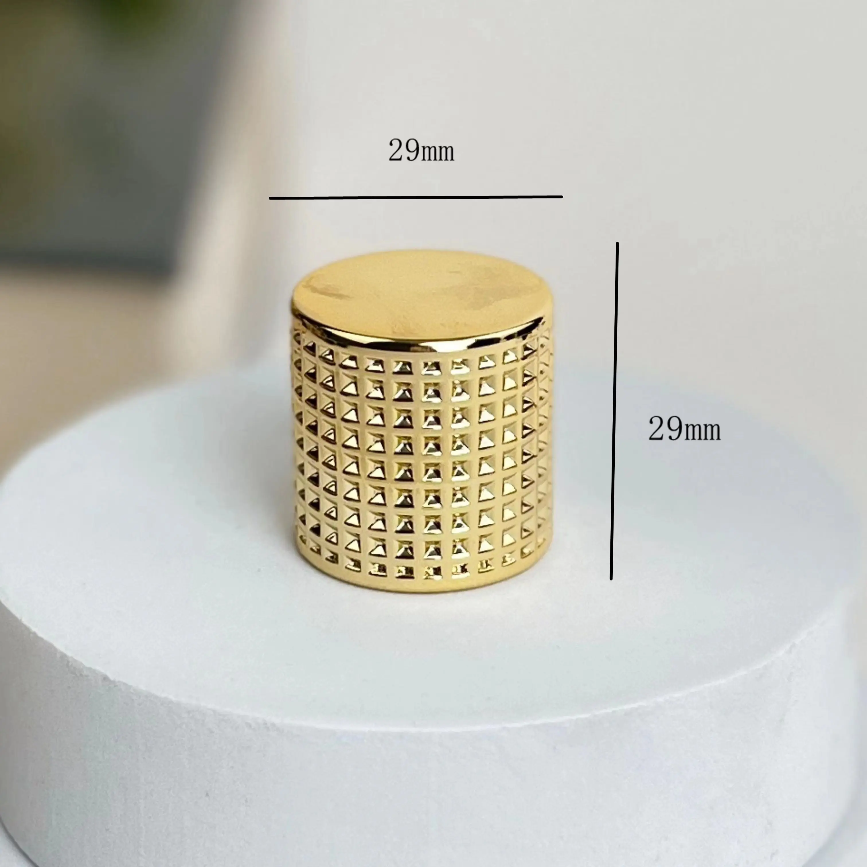 Wholesale 15mm High Transparent Acrylic Perfume Bottle Cap Anti-Corrosion & Leak-Proof with Refill Feature Personal Care