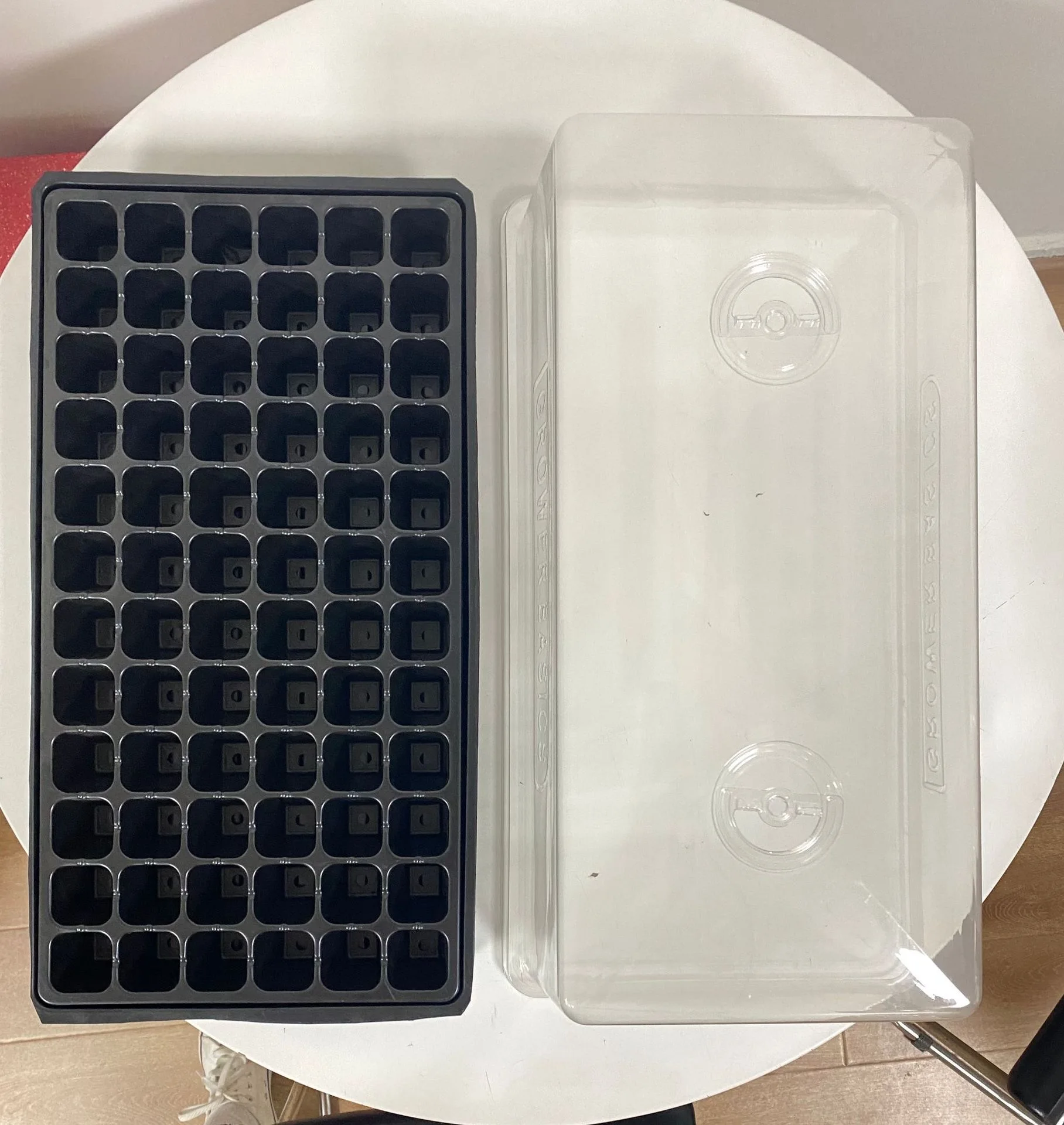 China Manufacturer Garden Propagation Tray Plant Seed Starter Tray with Dome Base Plastic Seedling Tray Nursery Planting