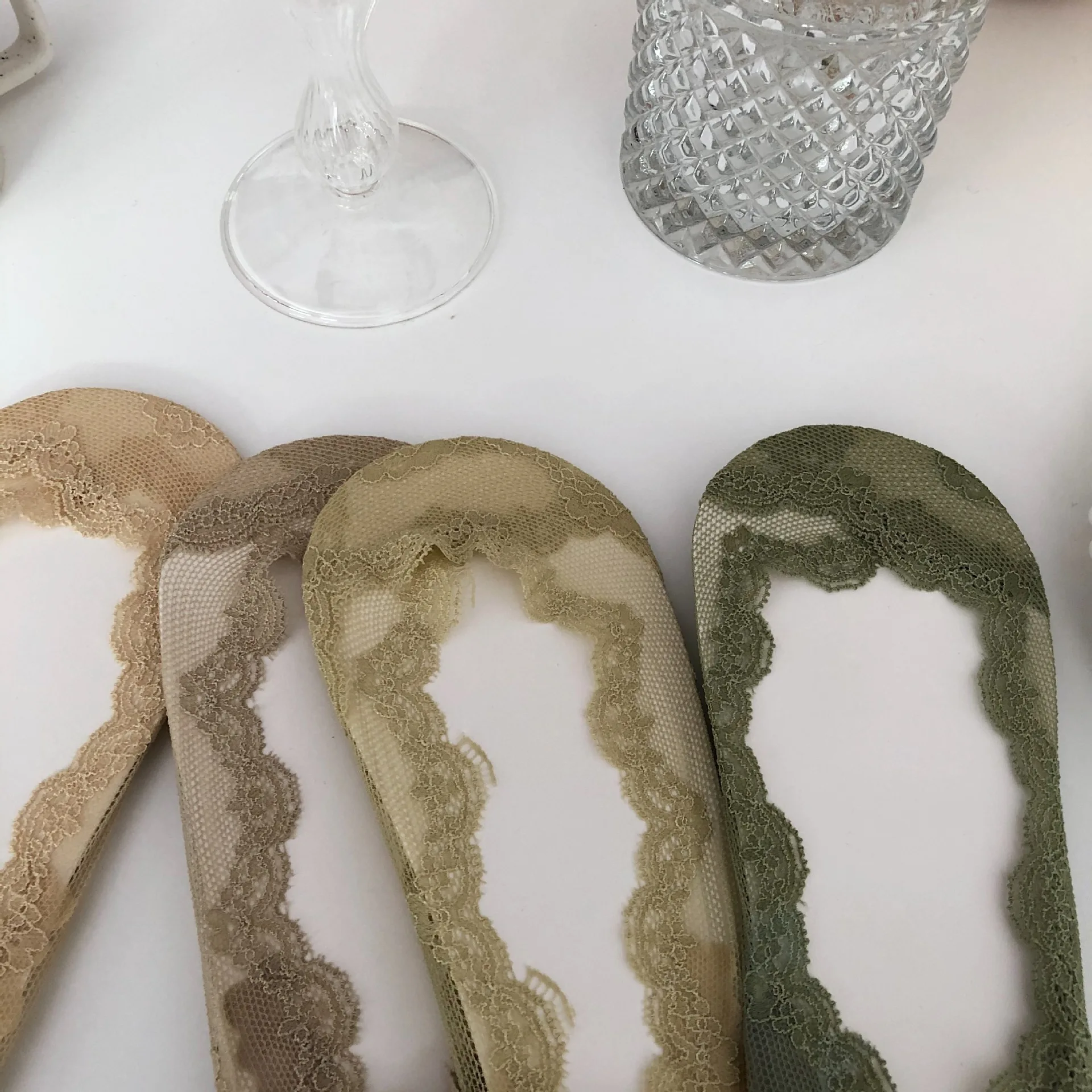 Летние новые женские носки, тонкие хлопковые невидимые носки, кружевные неглубокие носки с ресницами, силиконовые Нескользящие