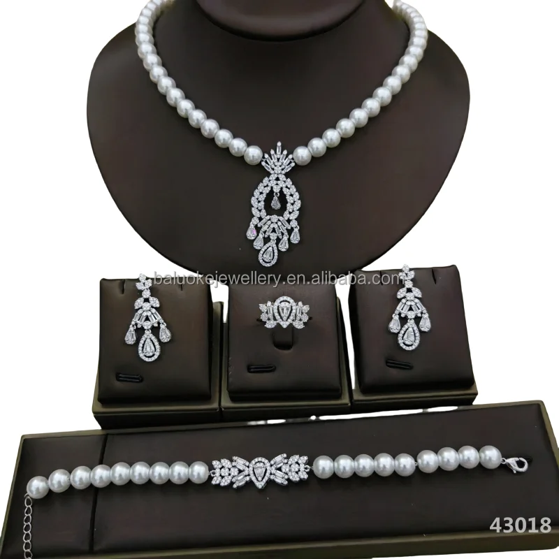 Женский комплект ювелирных изделий модный набор из четырех предметов бриллиантовый браслет ожерелье серьги кольцо оптовая продажа