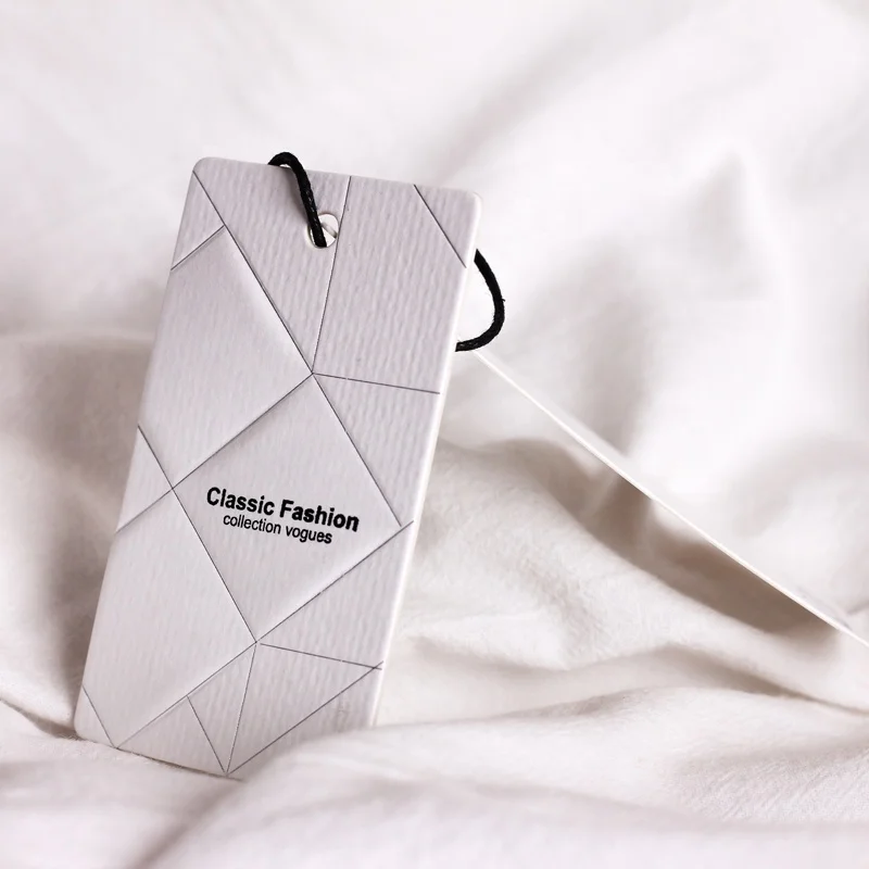 Custom Logo Printed Recycled Luxury Hangtag Embossed Thick Kraft Cardboard Paper Garment Clothing Hang Tag With String