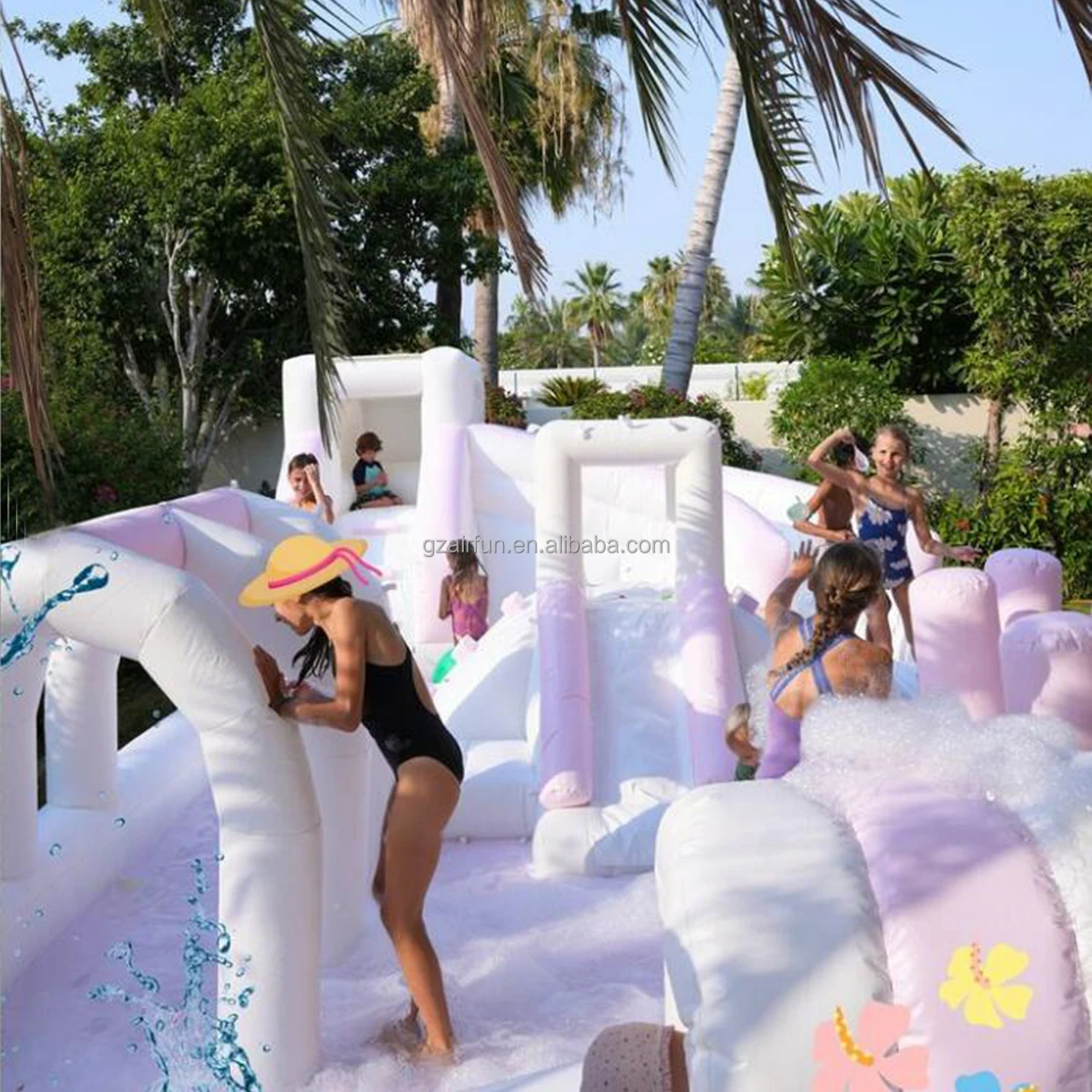 Factory custom kids party decoration the inflatable splash pad white bounce house inflatable obstacle course water park