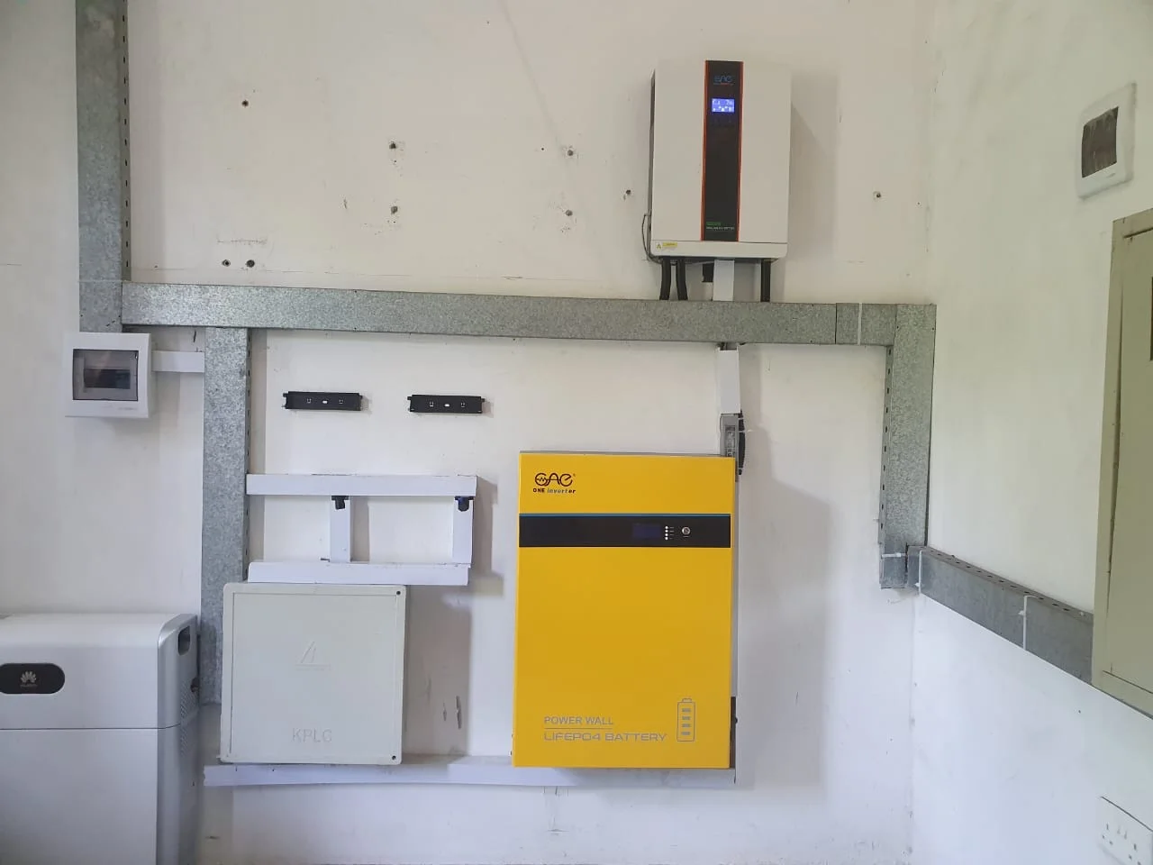 5.5kw 230vac pure sine wave solar inverter pv input range 120vdc -450vdc off grid solar inverter