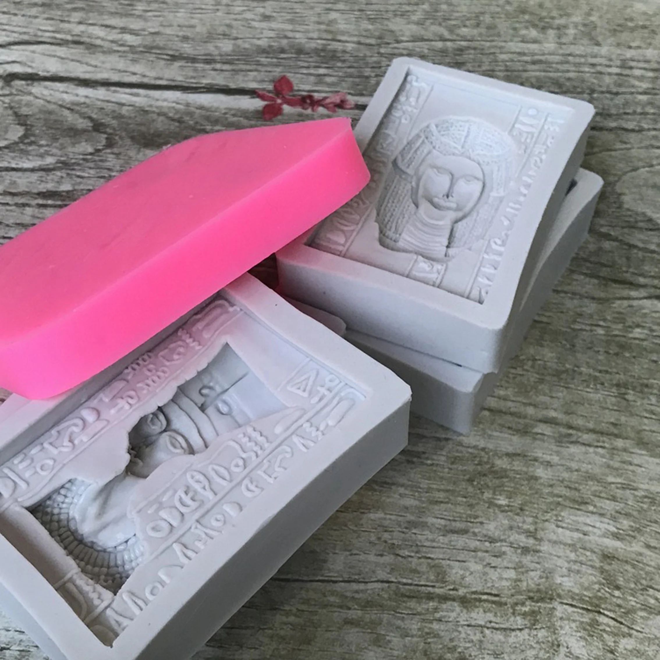 Eco Friendly Products 2023 Non Stick Ancient Egypt Pharaoh Gold Coin Cat God Sacrificial Maid Shape Silicone Fondant Soap Mold