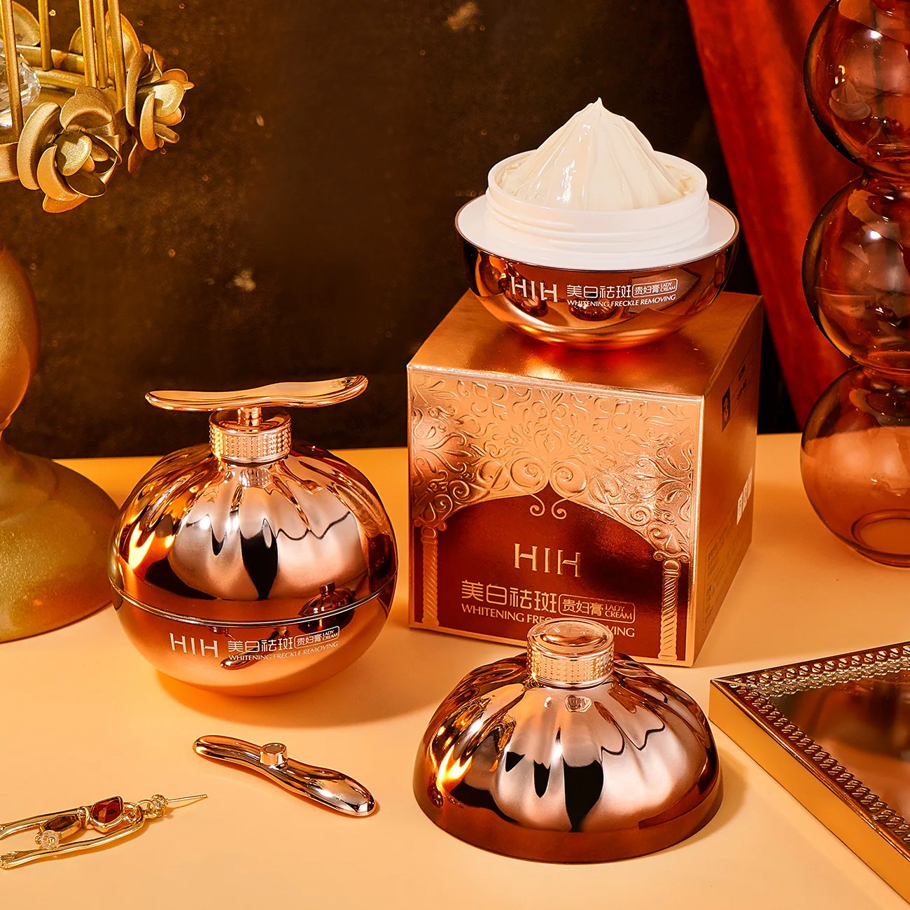 New Whitening Moisturizing Moisturizing Lifting and Smoothing Black Lady Cream Face Cream