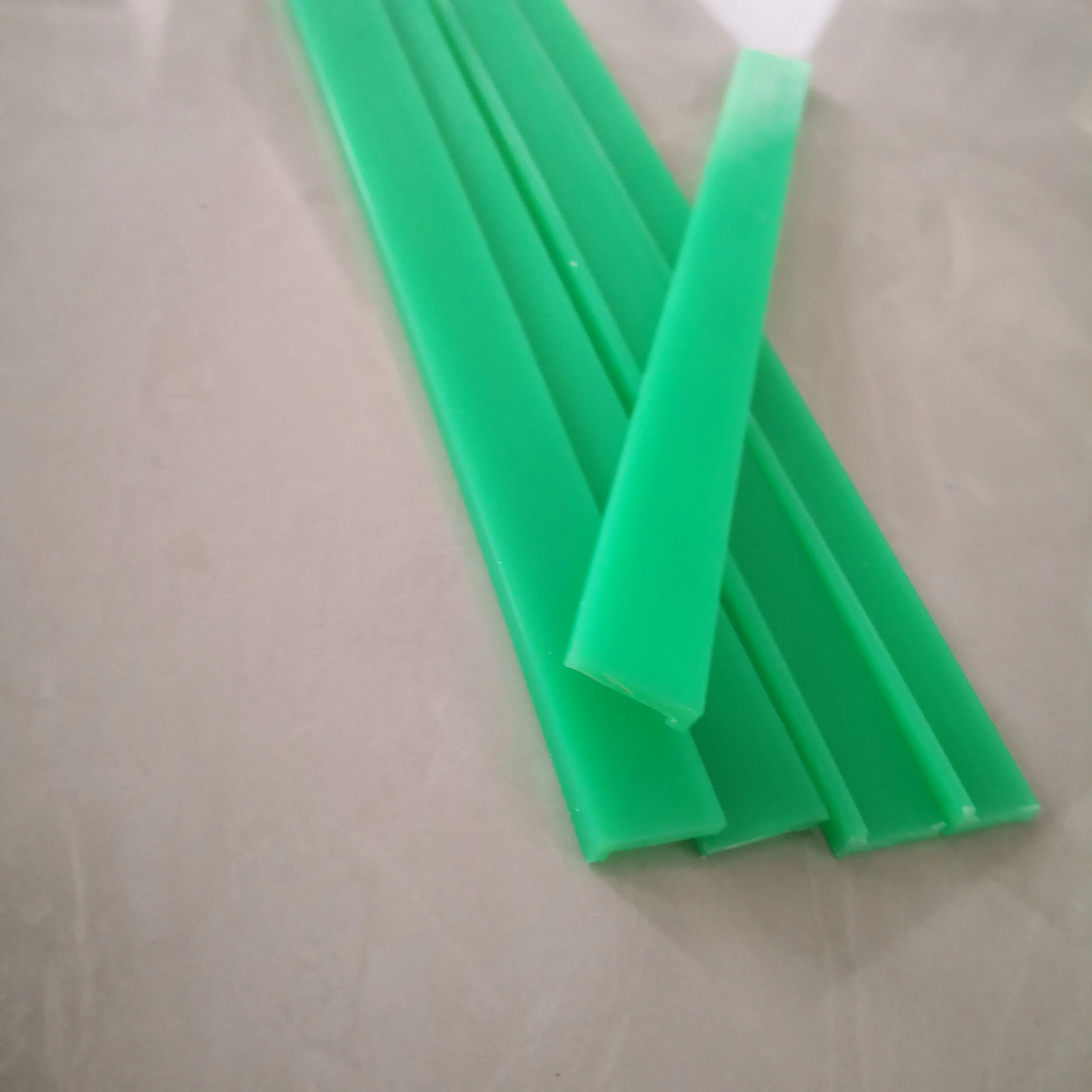 Factory Supply Extruded Uhmw Pe Profiles Wear Strip Plastic Strip