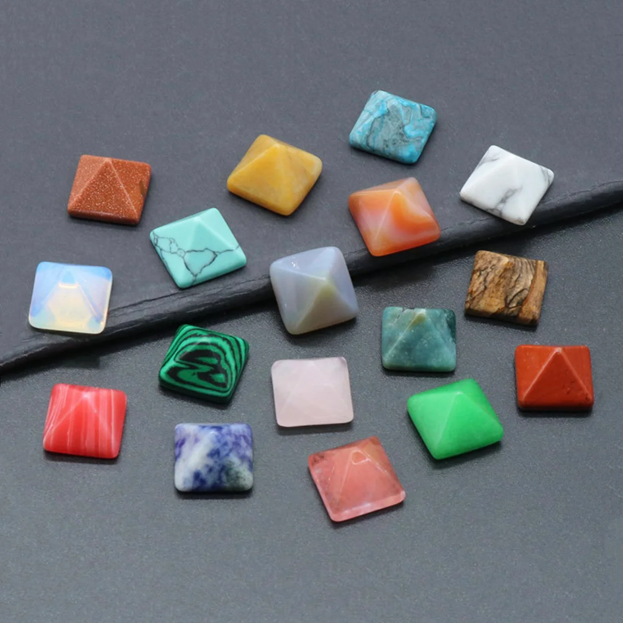 Hot Sale Wholesale Bulk Natural Crystal Semi Precious Gemstone Various Materials Orgone Pyramid Energy