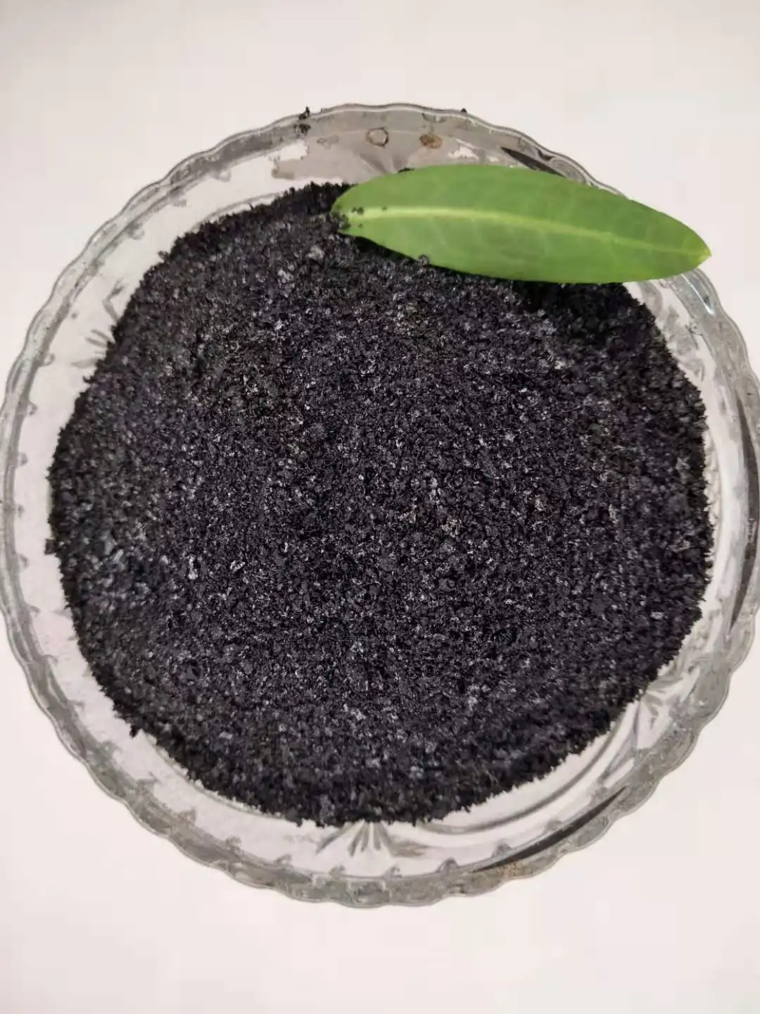 High purity  Sodium Humate 65% Sodium humate for aquaculture shiny flake