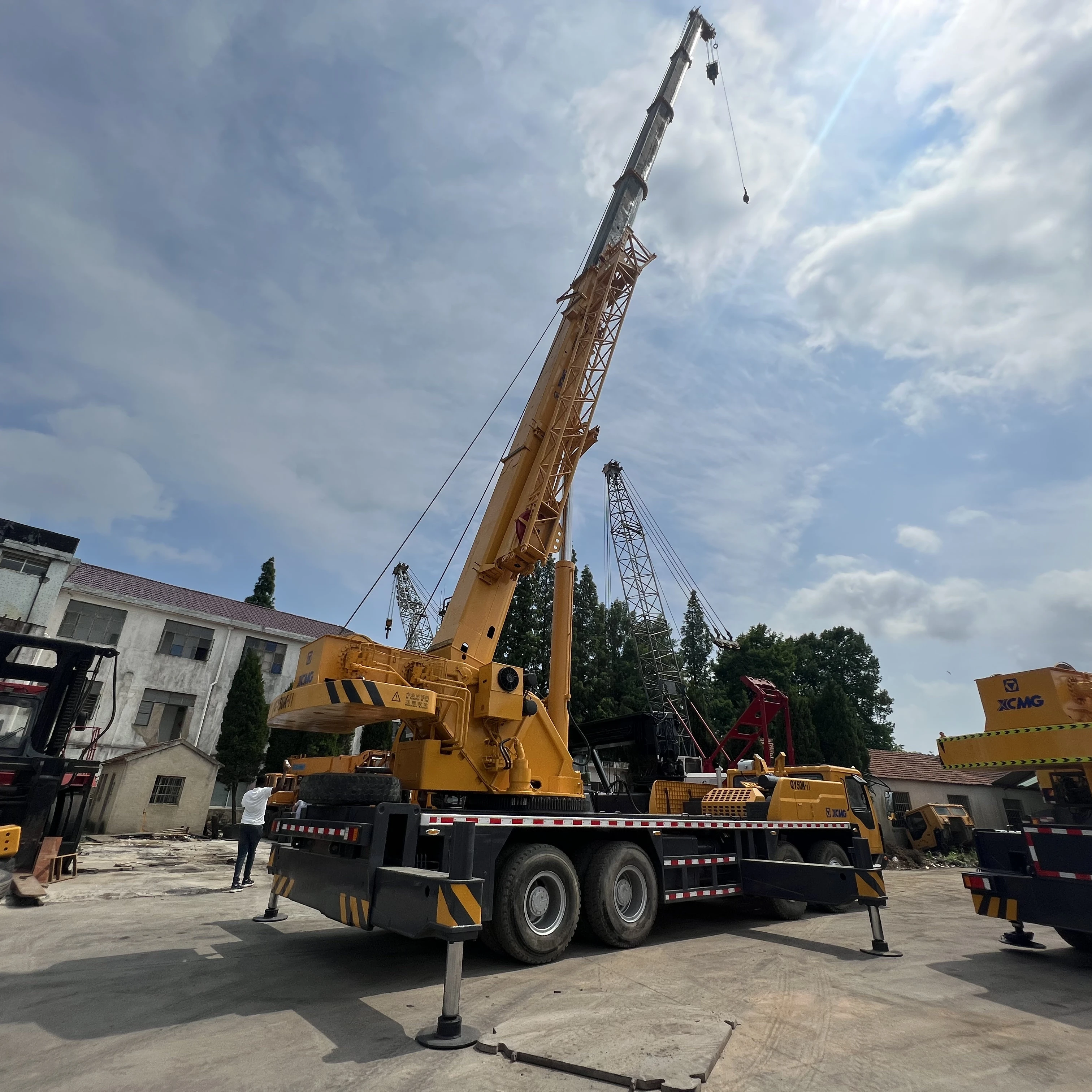 Shanghai source direct supply, QY50K 50 tons of used car cranes, peak performance, super low price, rush to buy the boom