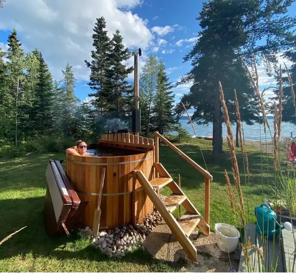 Hot Sale Cedar Hot Tub Wood Fired Spa Hot Tub with Inner Wood Fired Stove Heater