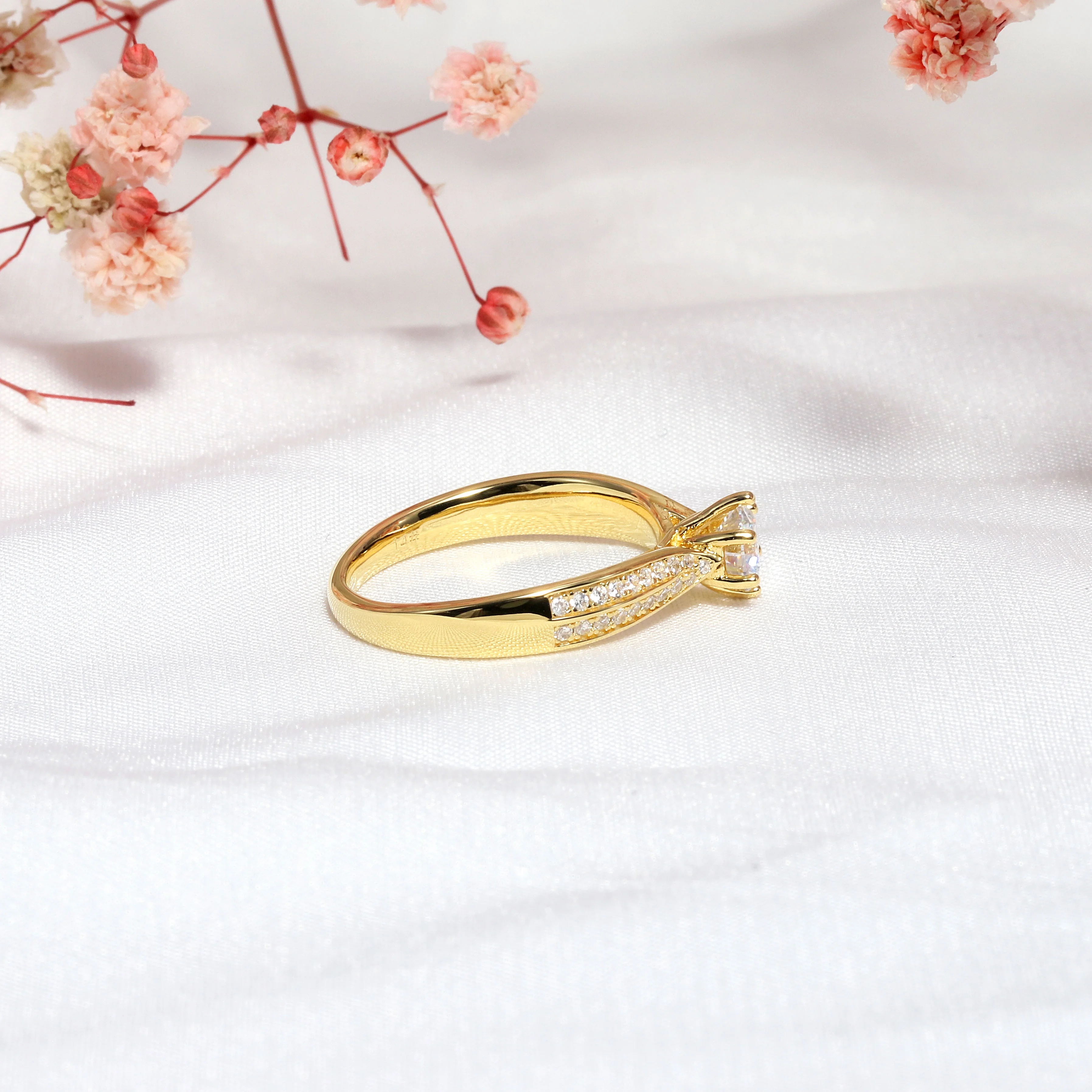 M06B Abiding Gra Certified 925 Silver Main Stone 0.5 CT Moissanite Diamond Ring Jewelry For Wedding