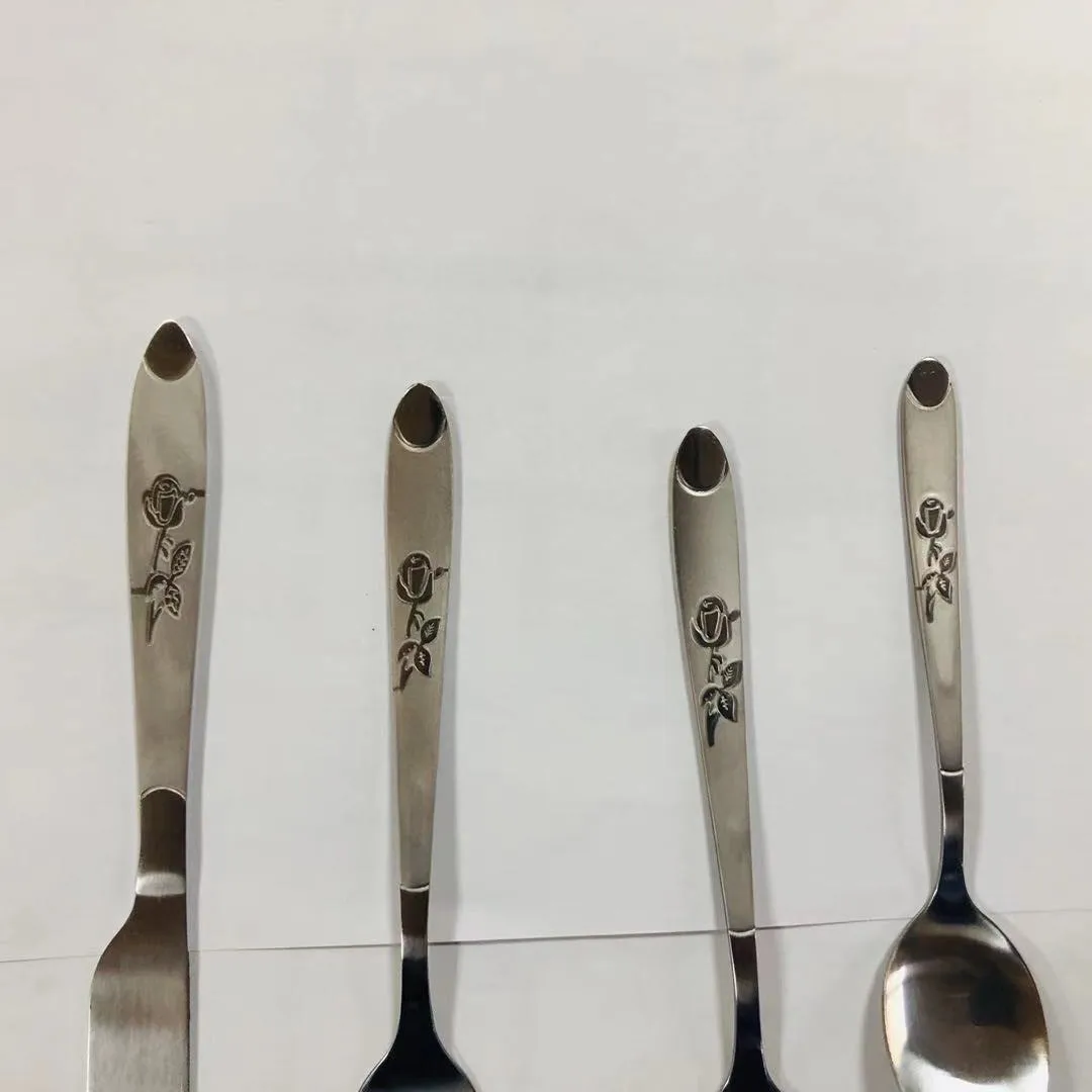 Высокое качество зеркальная полировка роза ручка наборы столовых приборов 24 шт. набор с деревянной коробкой для свадебного подарка hotel