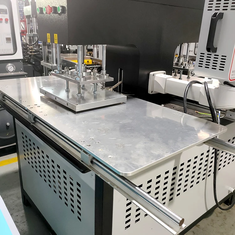 Full auto embossing garment logo printing industry machinery clothing patch making machine silicone label machine