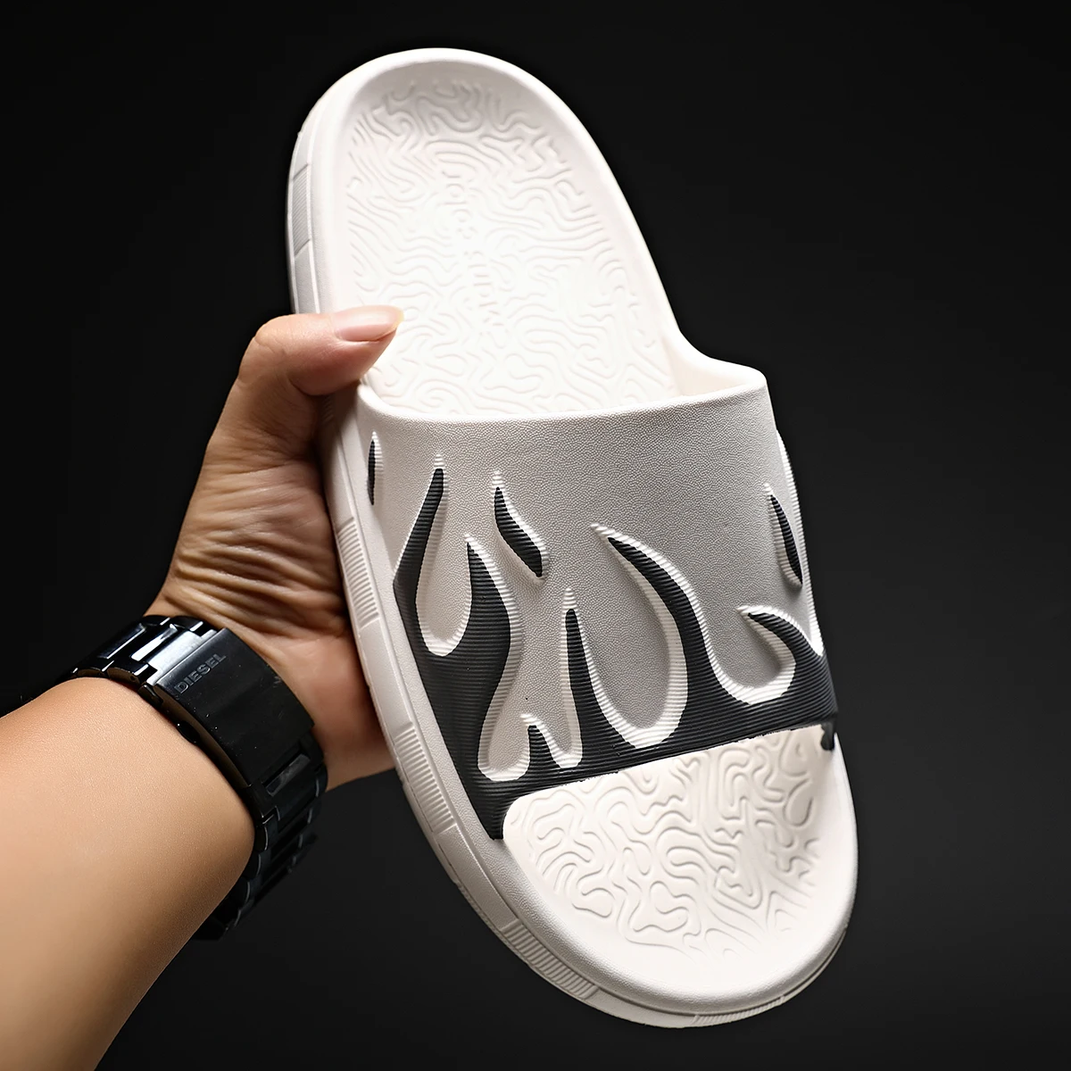 2022 Thick Platform Bathroom Home Slippers Cloud Slippers Women Soft Sole EVA Indoor Slides Sandals Summer Non-slip Flip Flops